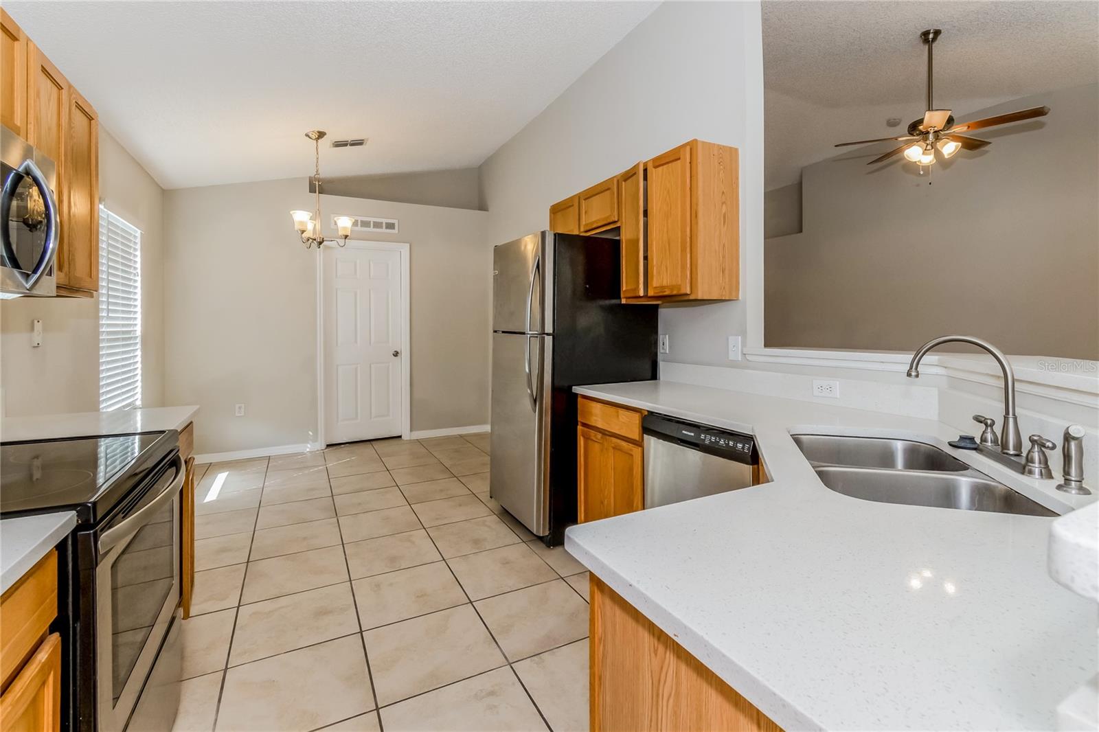 CAMBRIDGE ESTATS UNIT ONE - Residential