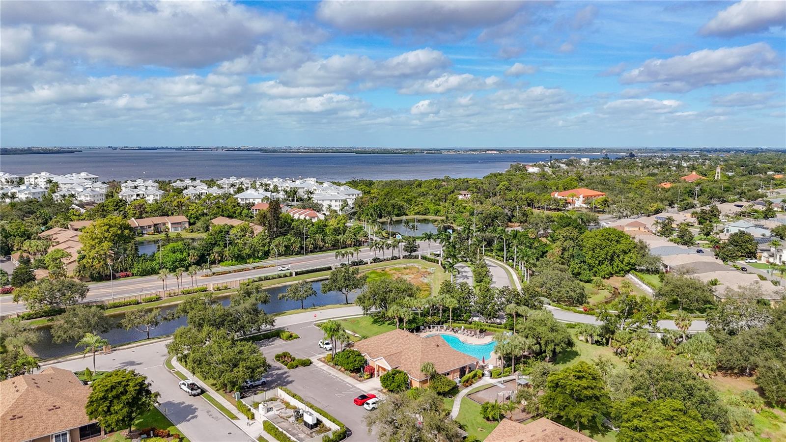 PALMA SOLA TRACE - Residential