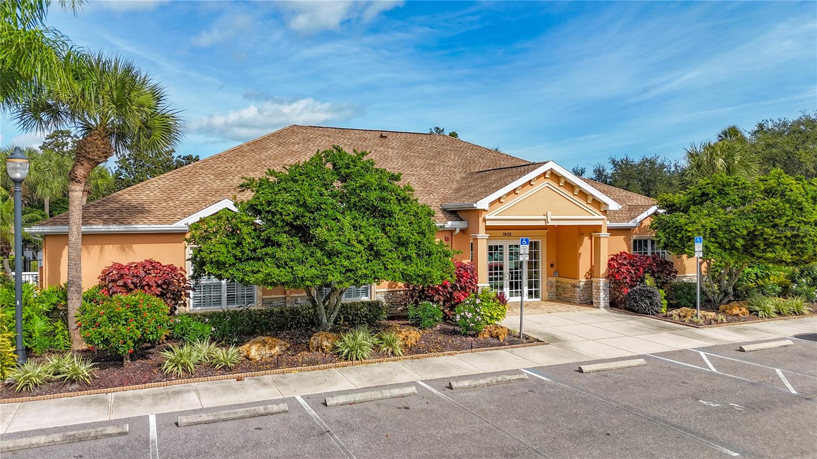 PALMA SOLA TRACE - Residential