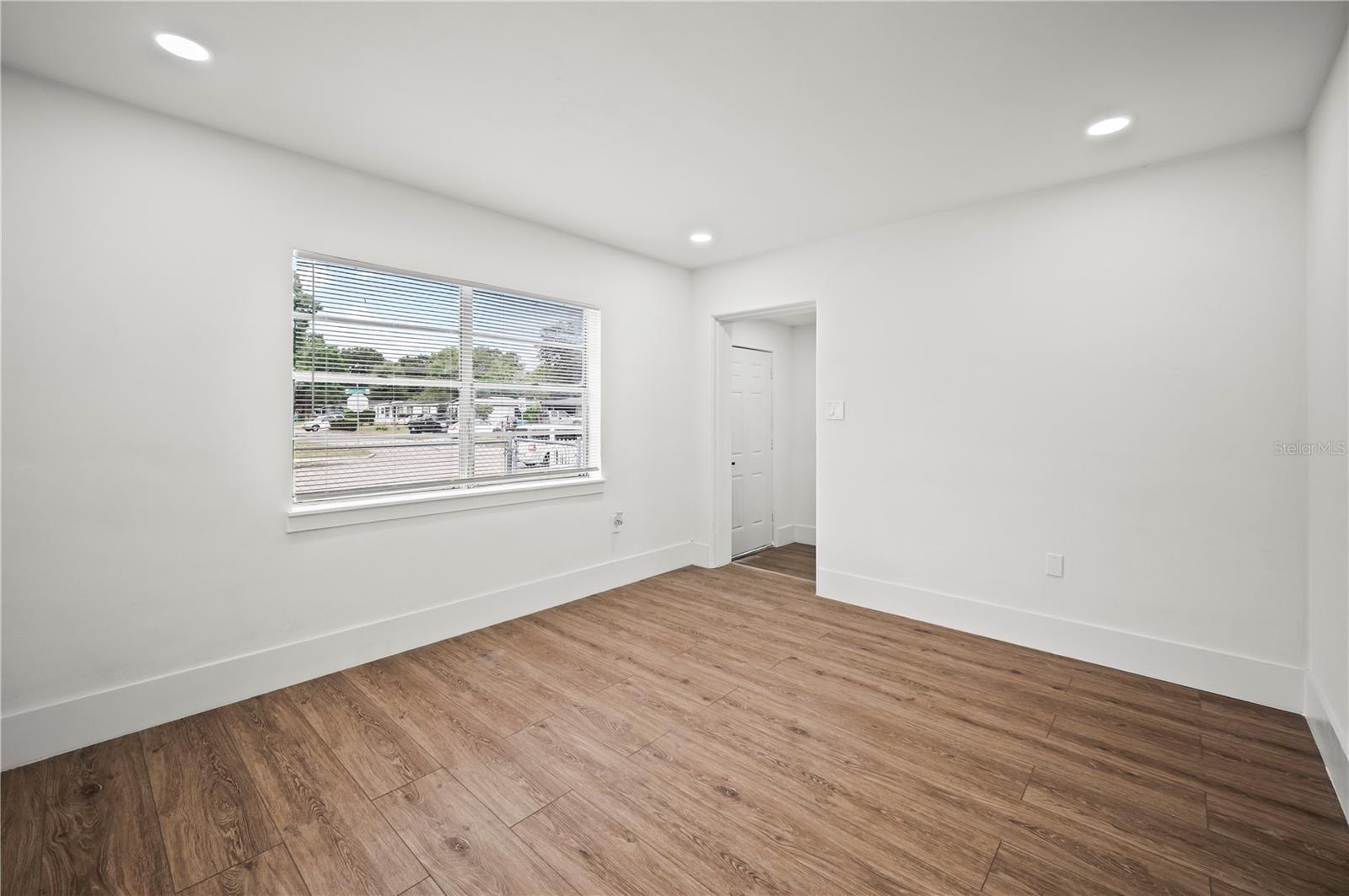 LAKE LAWNE SHORES - Residential