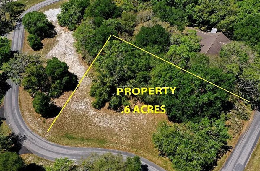 Located in the established Baymeadows community, this spacious corner lot offers a prime opportunity to construct a custom residence in one of Inverness’ most desirable single-family neighborhoods. Surrounded by mature trees and well-maintained newer homes, the parcel provides a tranquil setting for a future build. Deed restrictions require a minimum of 2,500 square feet of living area, preserving the quality and value of the neighborhood.
Just 3.5 miles from downtown Inverness and the Withlacoochee State Trail, the property delivers convenient access to recreation, shopping and dining. Interstate 75 is approximately 20 minutes away, making regional commuting simple. This homesite combines the serenity of a residential setting with proximity to everyday amenities, offering flexibility for those planning a family residence or a private retreat.