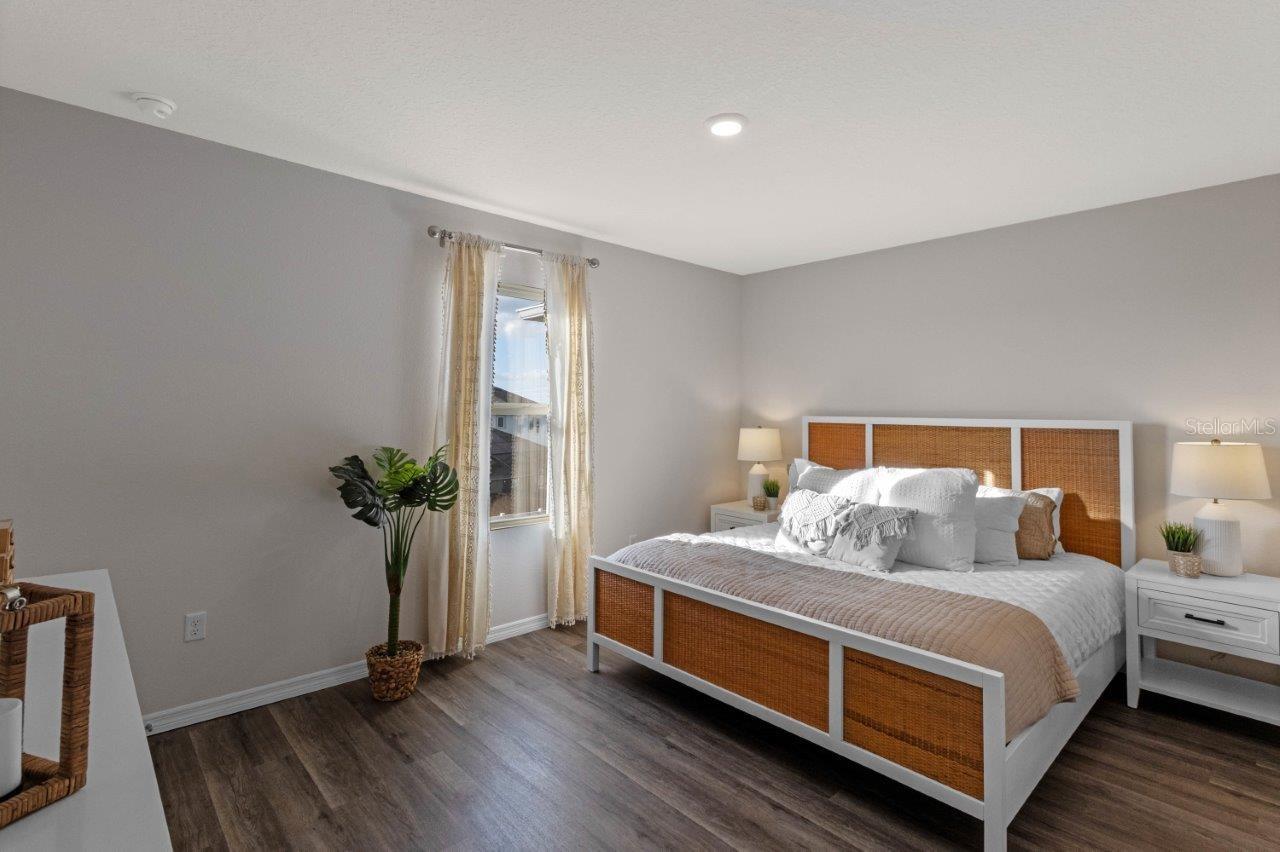 HARMONY ON LAKE ELOISE - Residential