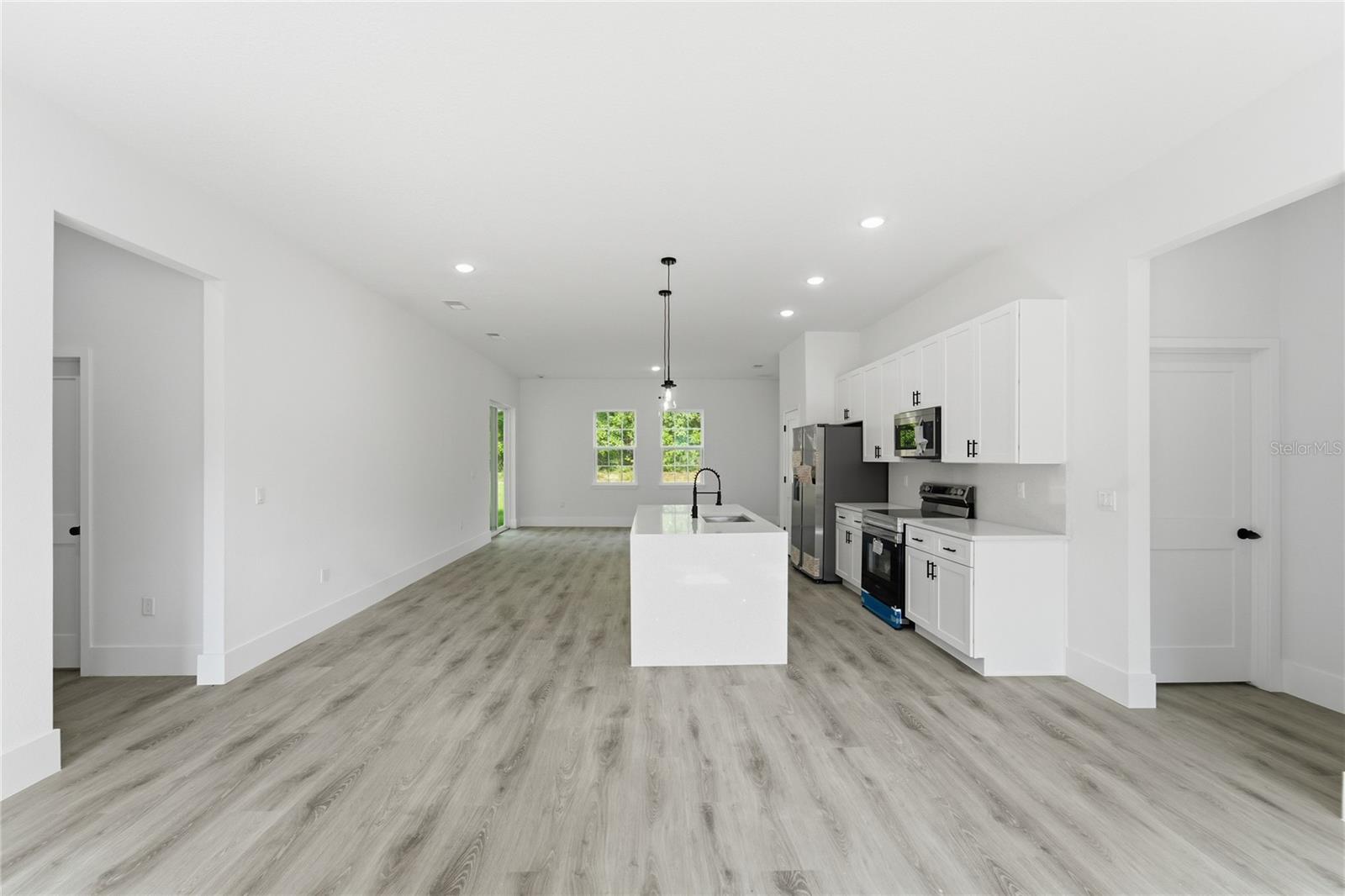 226 E CALDWELL DRIVE