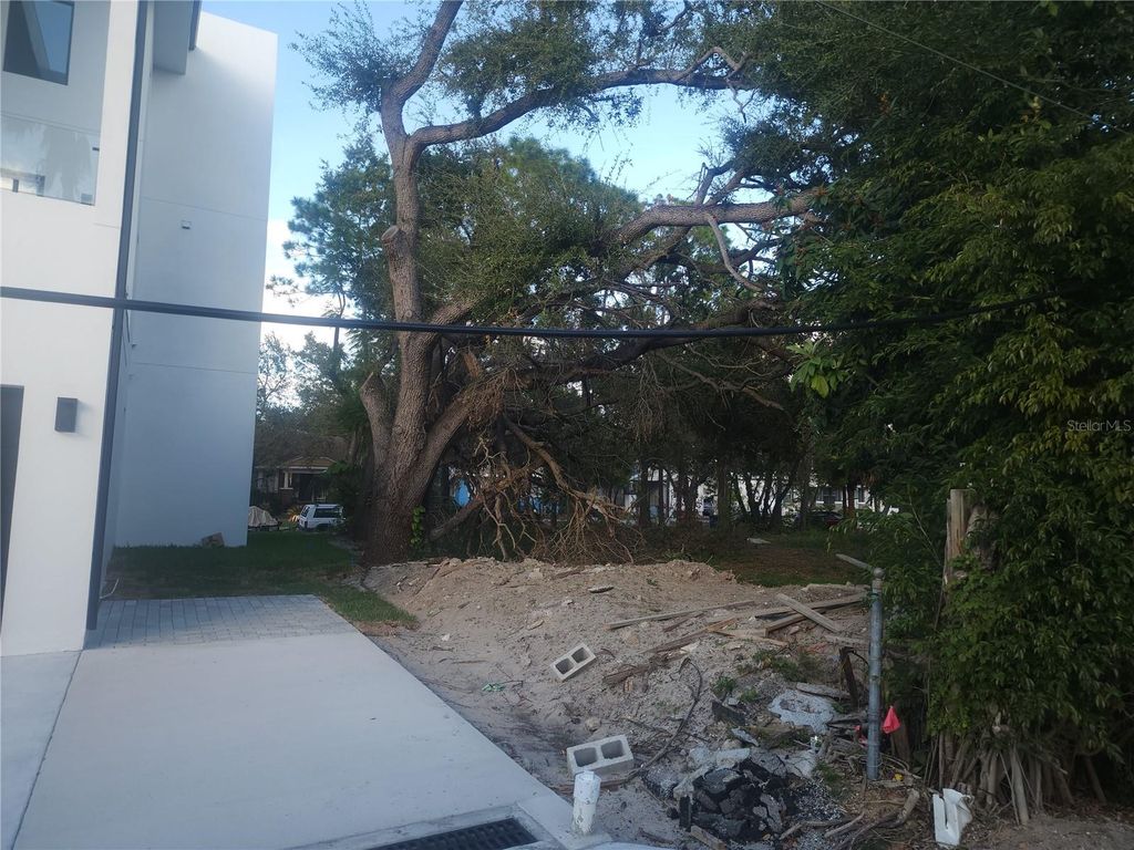 Photo of 2318 W North B Street, Tampa, FL 33609 (MLS # TB8462947)