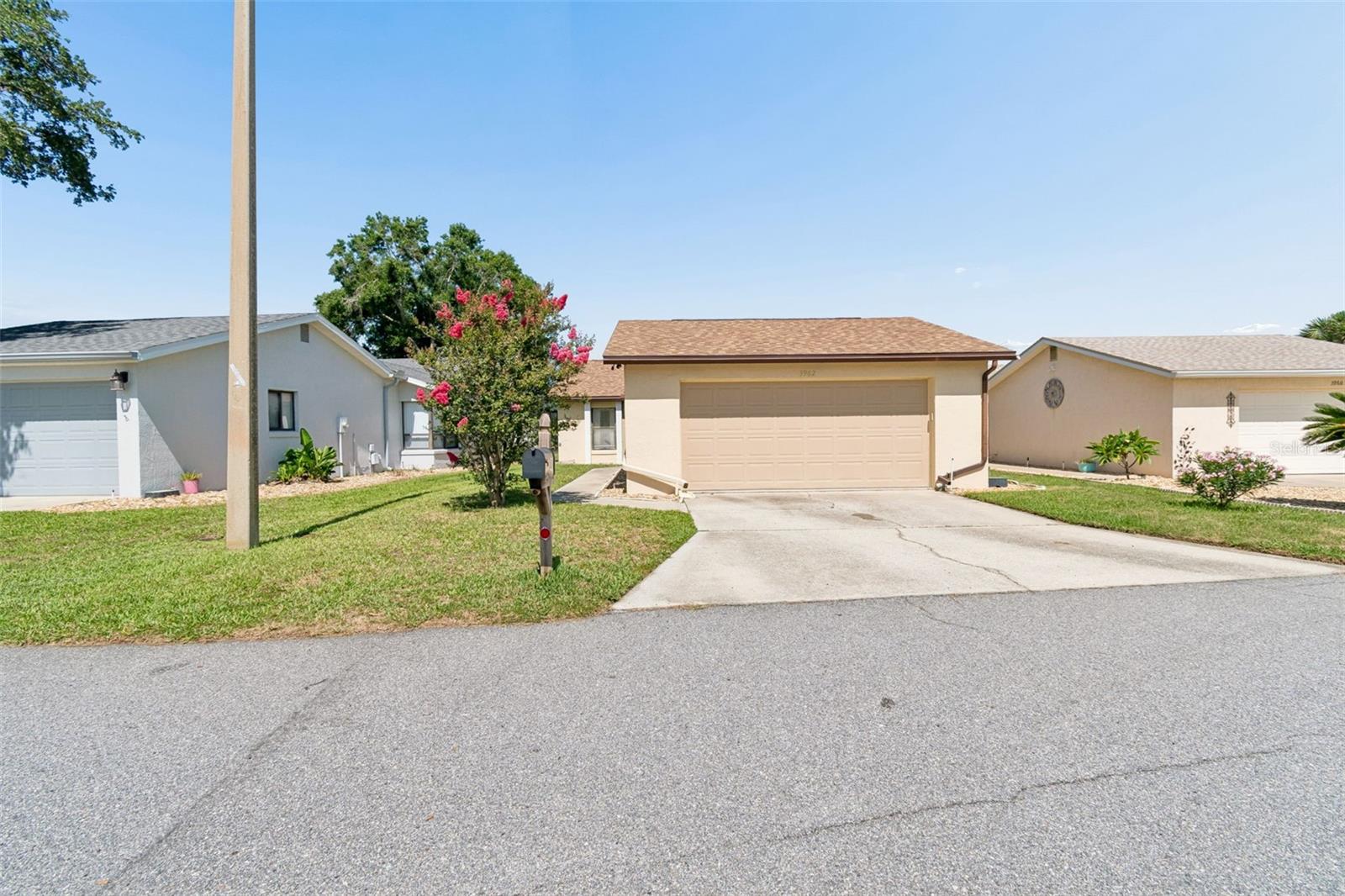 3962 CYPRESS LANDING W
