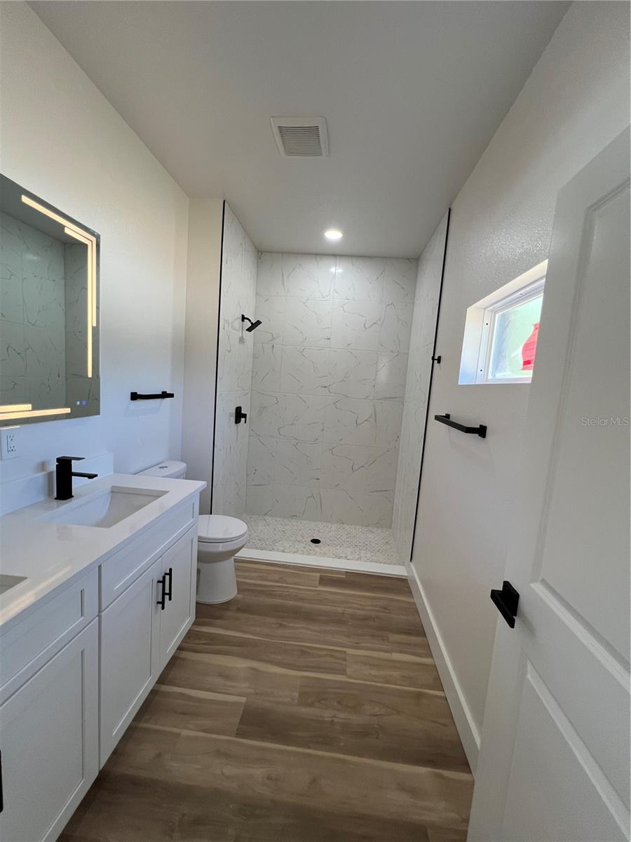 RAINBOW PARK UN 2 - Residential Lease