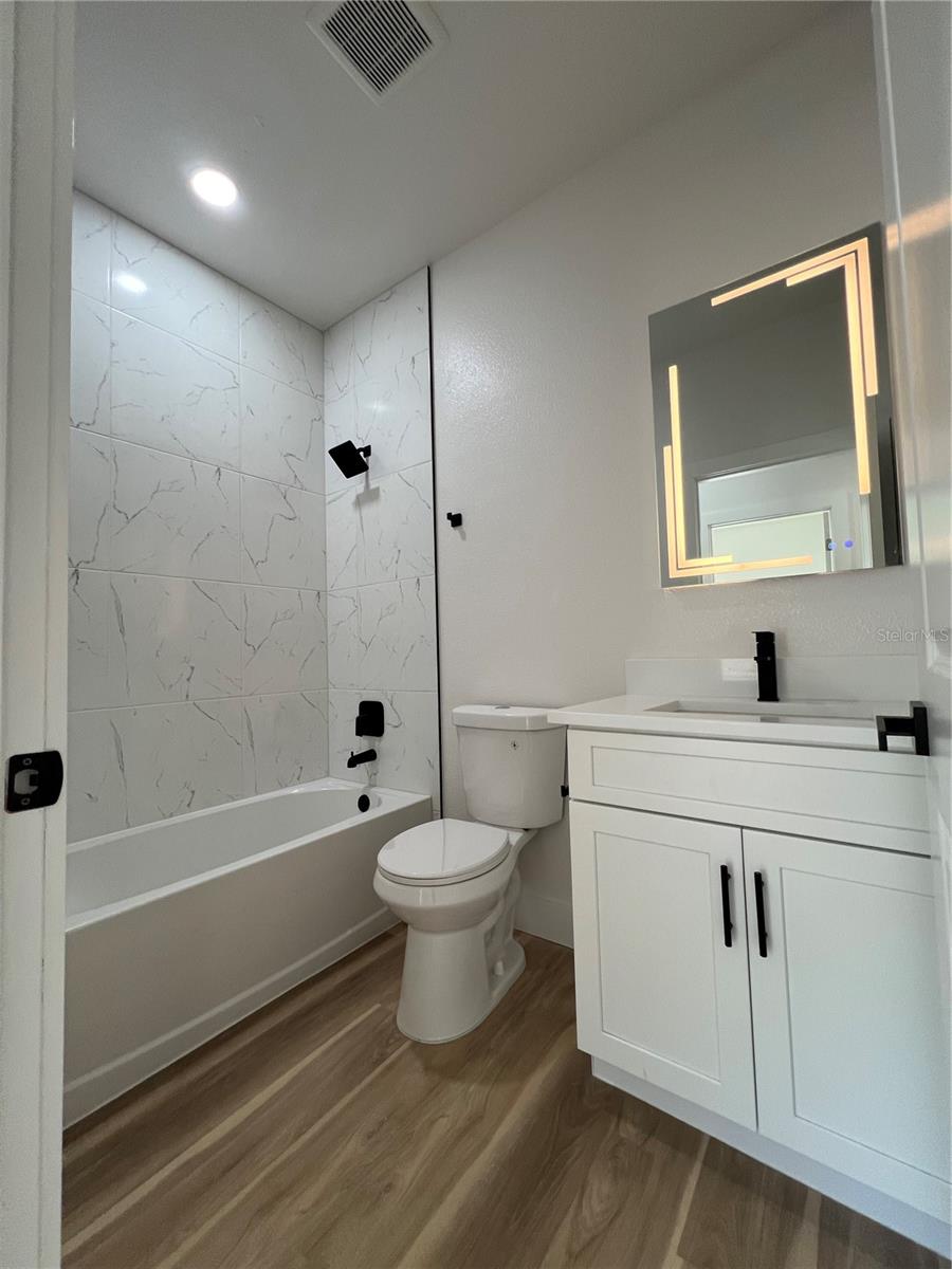 RAINBOW PARK UN 2 - Residential Lease