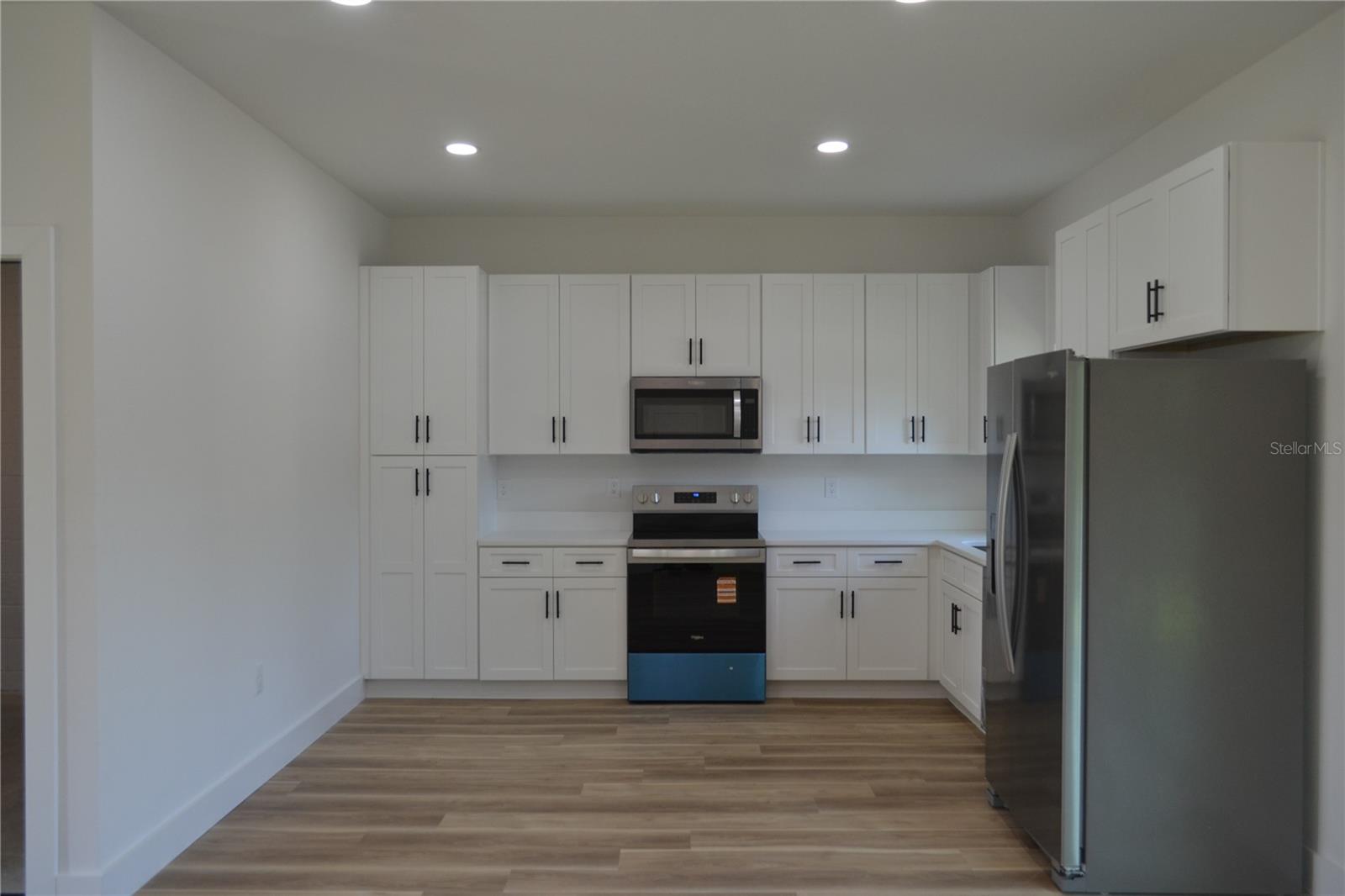 RAINBOW PARK UN 2 - Residential Lease