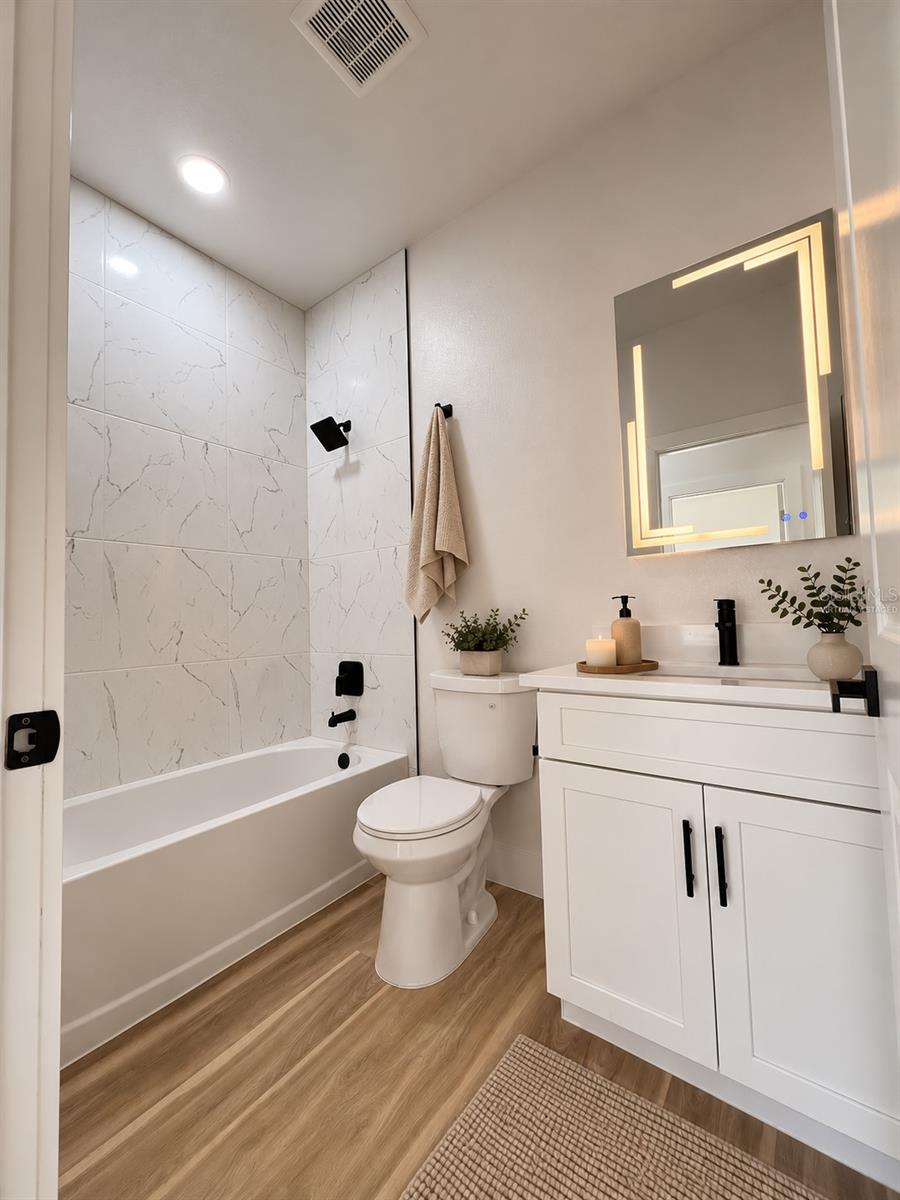 RAINBOW PARK UN 2 - Residential Lease