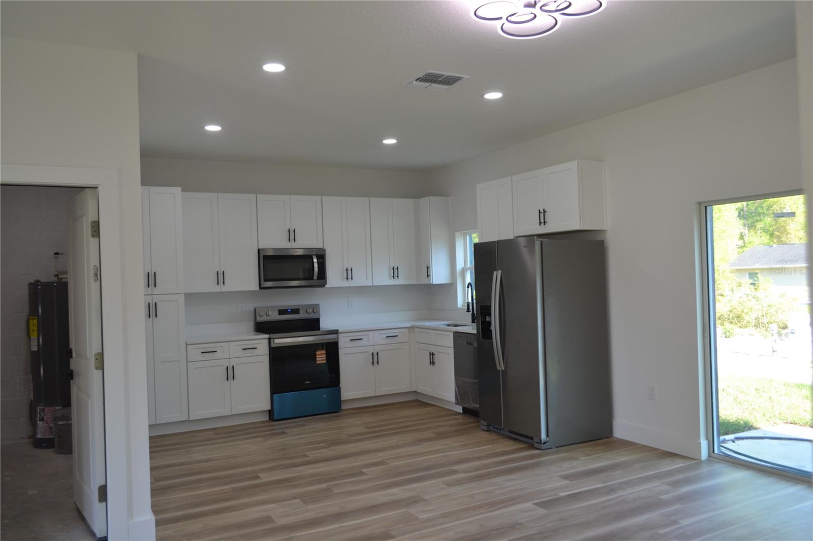 RAINBOW PARK UN 2 - Residential Lease