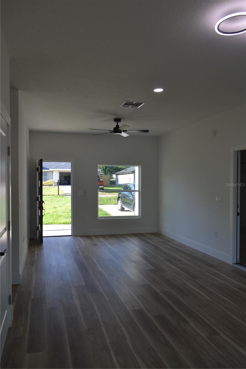 RAINBOW PARK UN 2 - Residential Lease
