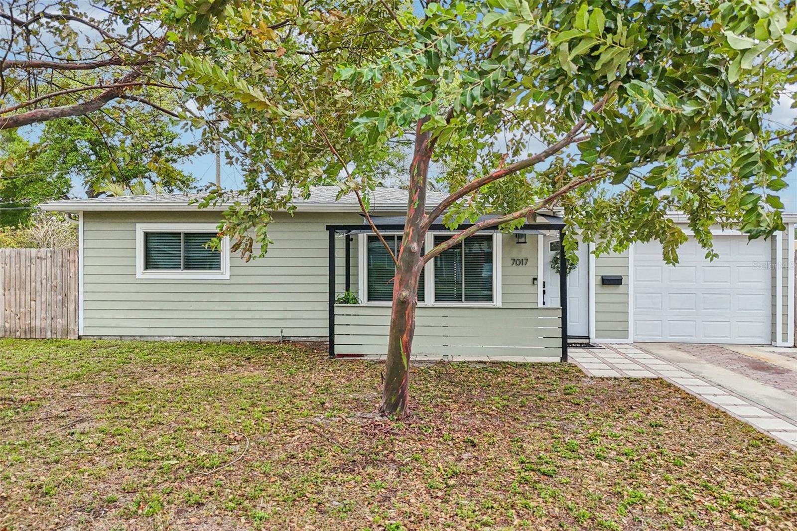 MEADOW LAWN 2ND ADD - Residential