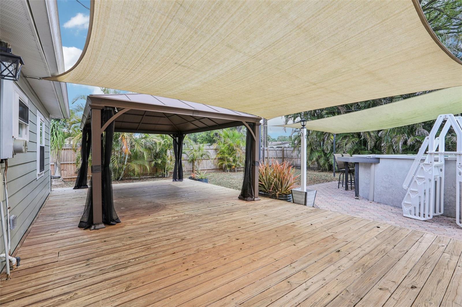 MEADOW LAWN 2ND ADD - Residential