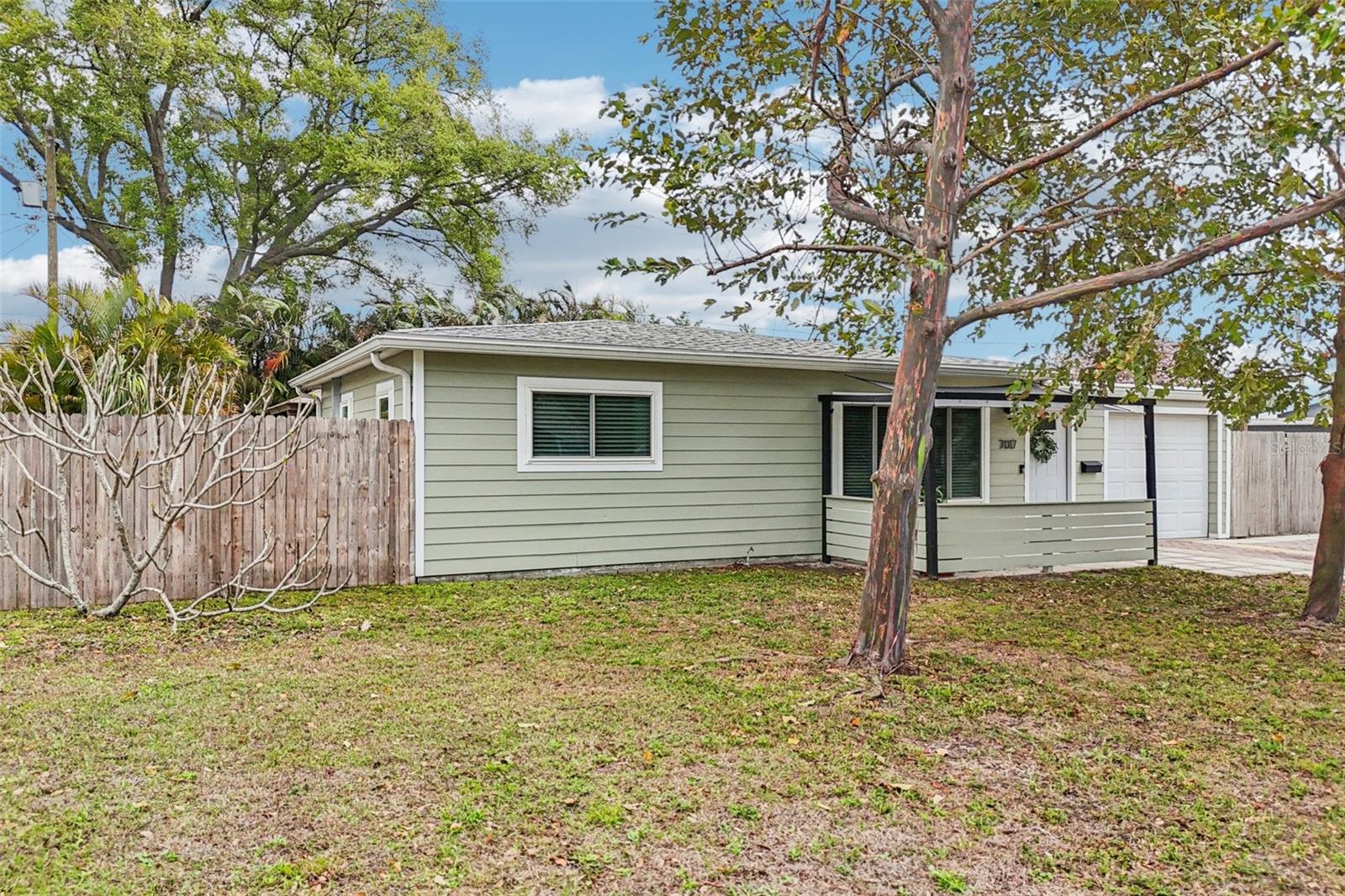 MEADOW LAWN 2ND ADD - Residential