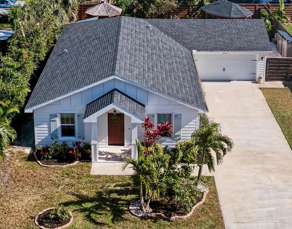 Photo of 606 19th Avenue W, Palmetto, FL 34221 (MLS # A4633811)
