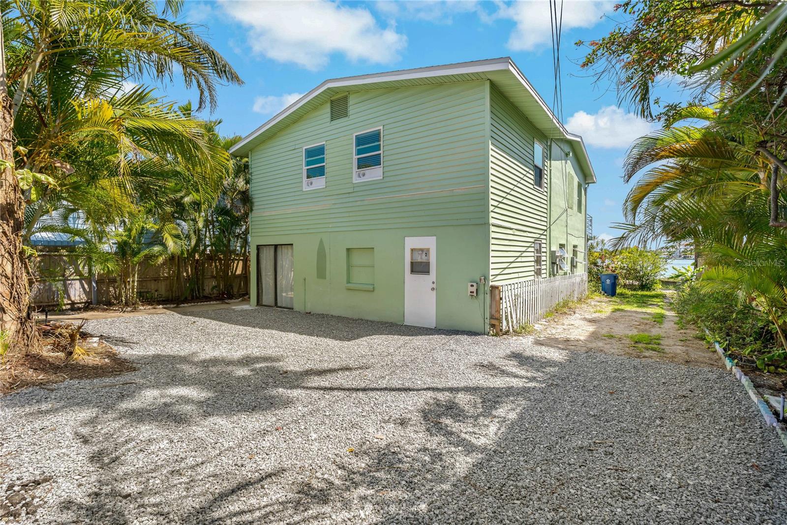 SUNSET BEACH - Residential Lease