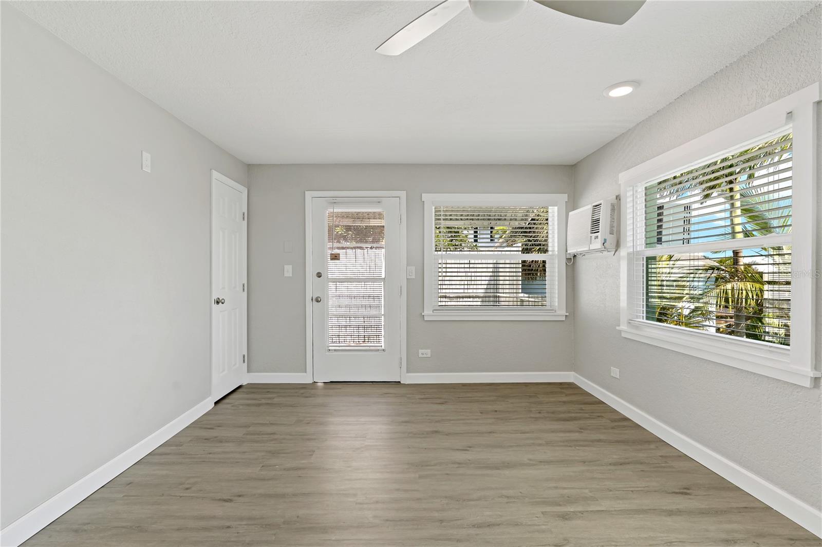 SUNSET BEACH - Residential Lease