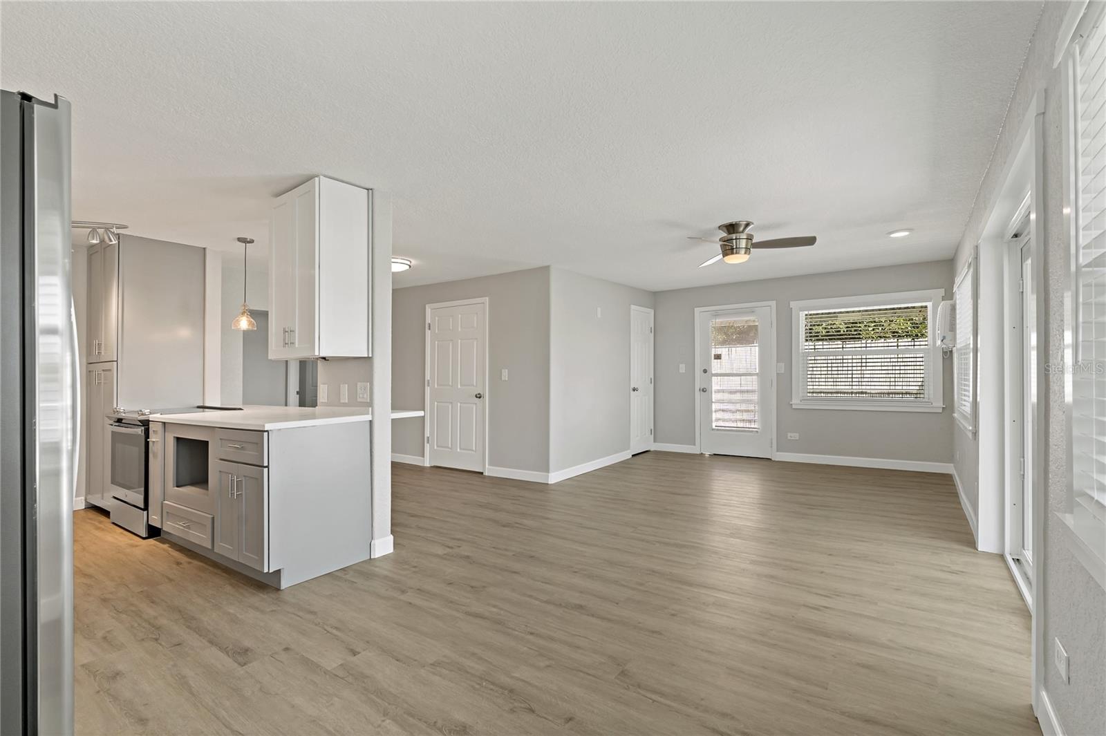 SUNSET BEACH - Residential Lease