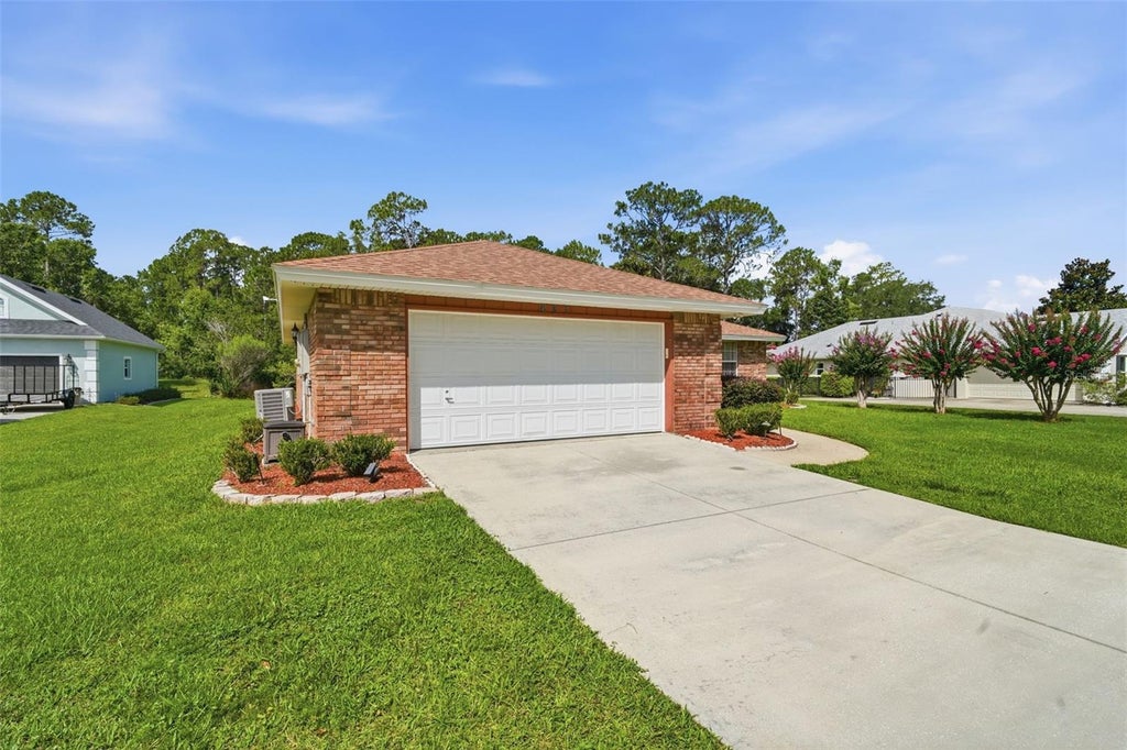 Photo of 687 Winterberry Trail, Deland, FL 32724 (MLS # V4949823)