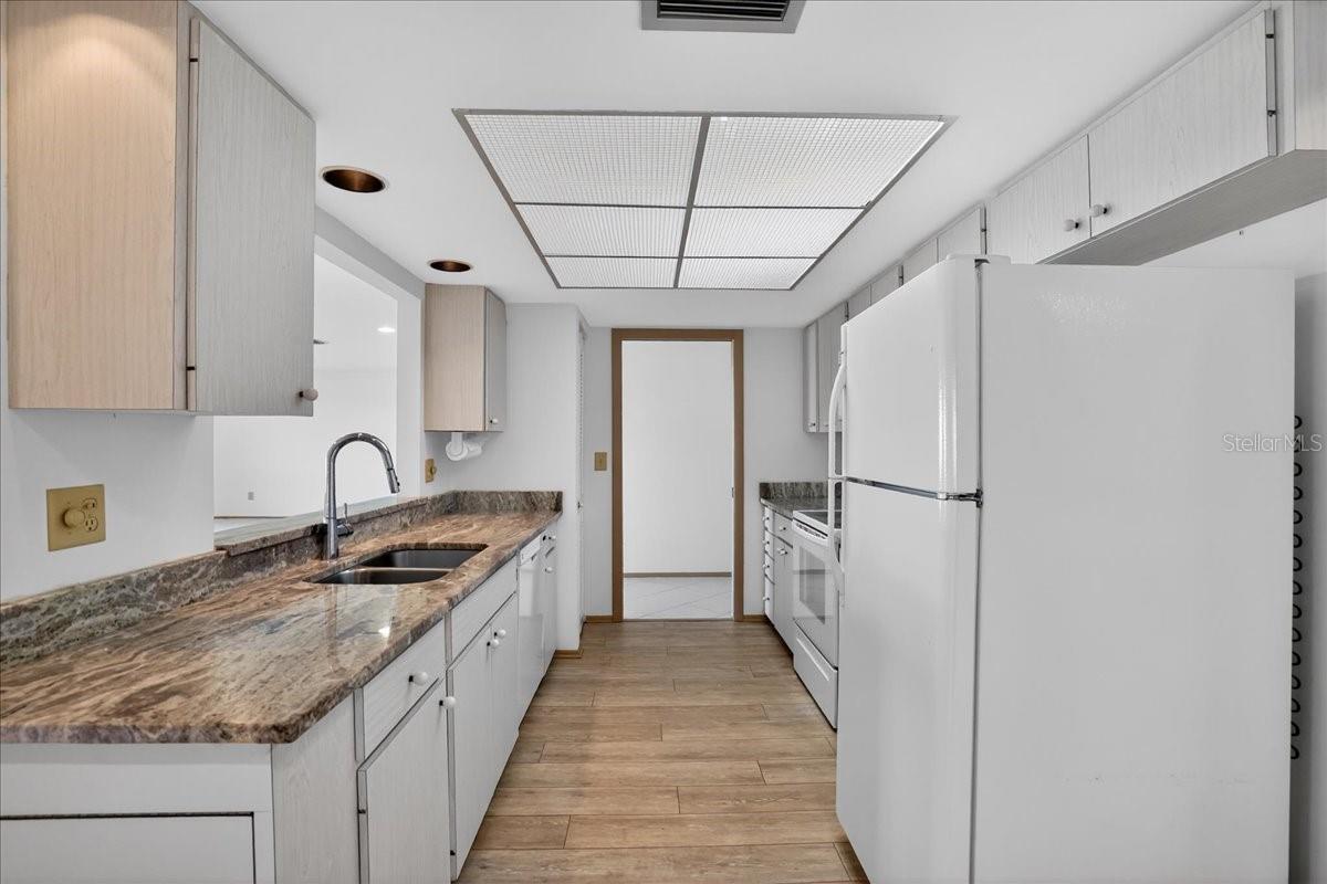 VILLAGE GREEN OF BRADENTON SEC 6 - Residential