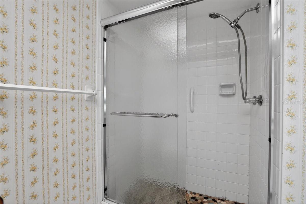 VILLAGE GREEN OF BRADENTON SEC 6 - Residential