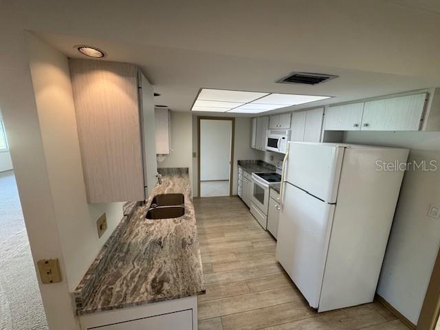 VILLAGE GREEN OF BRADENTON SEC 6 - Residential