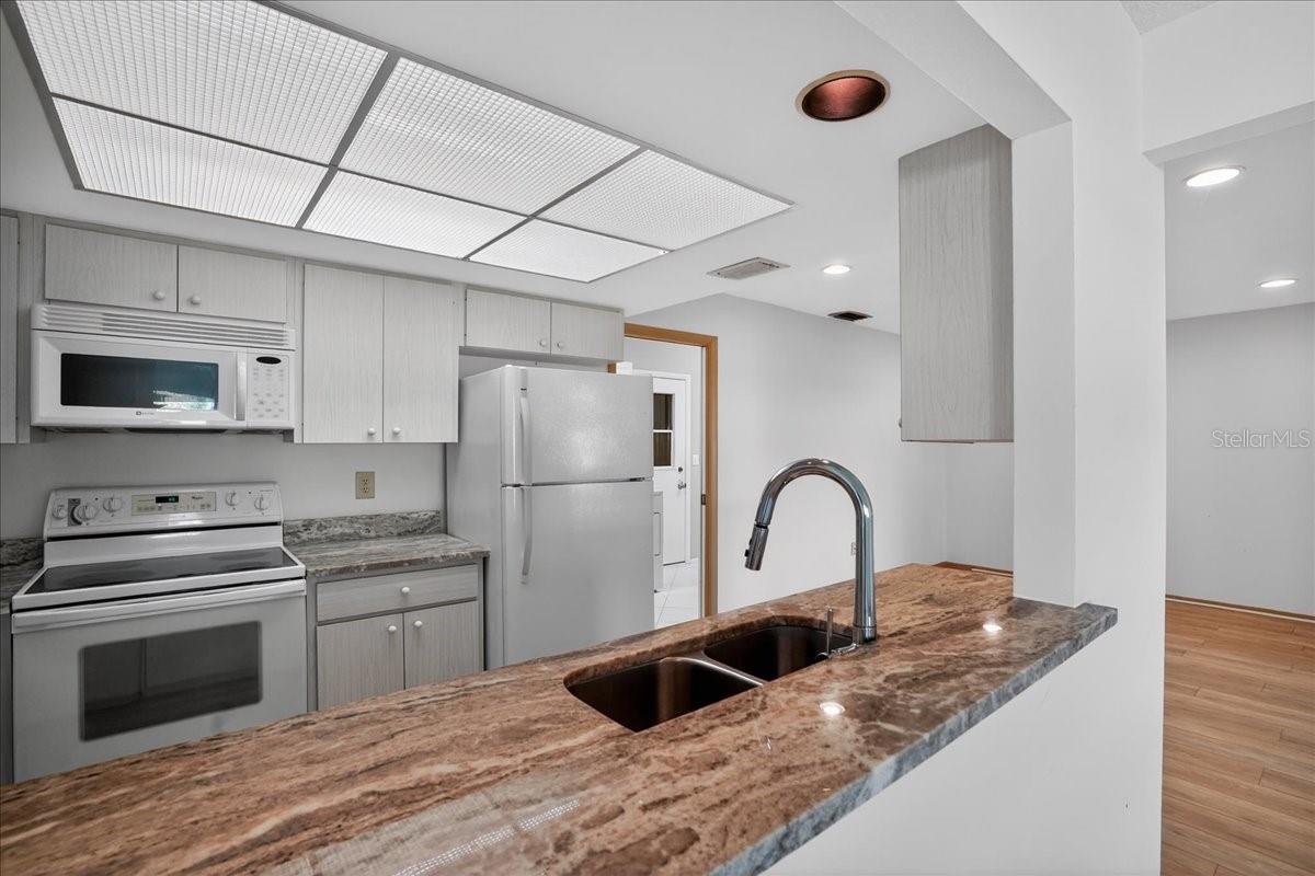 VILLAGE GREEN OF BRADENTON SEC 6 - Residential