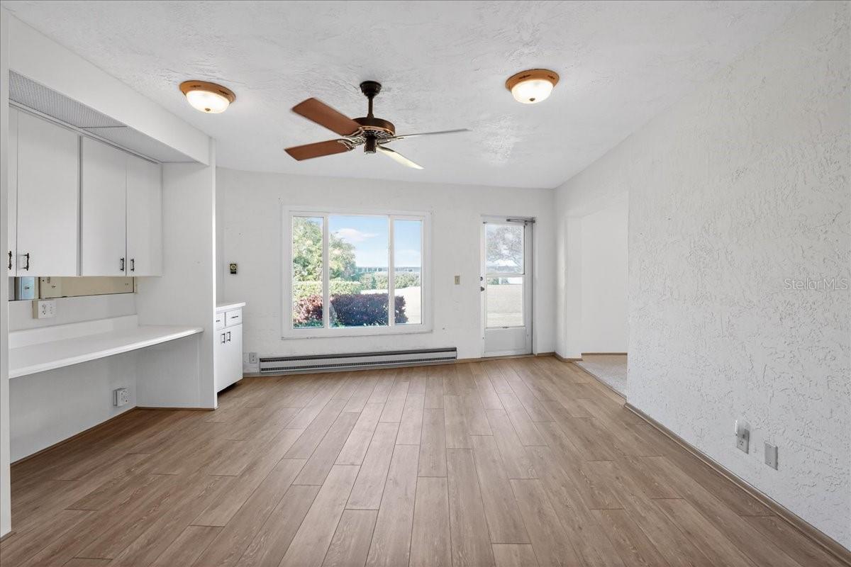 VILLAGE GREEN OF BRADENTON SEC 6 - Residential