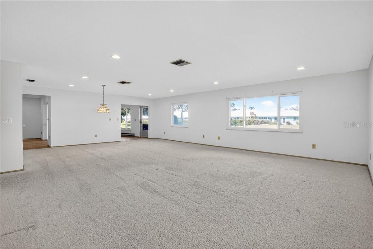 VILLAGE GREEN OF BRADENTON SEC 6 - Residential