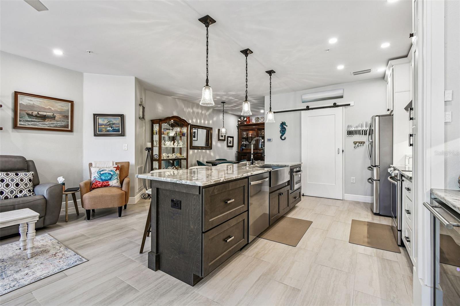 SUNSET BAY TWNHMS - Residential