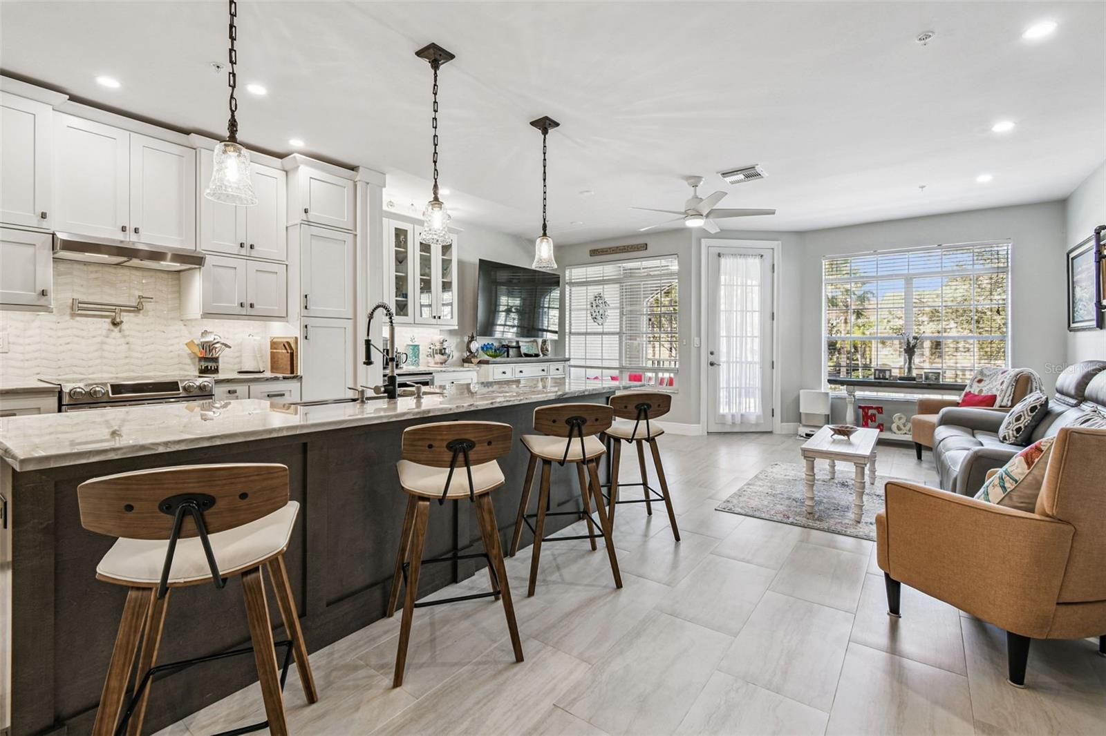 SUNSET BAY TWNHMS - Residential