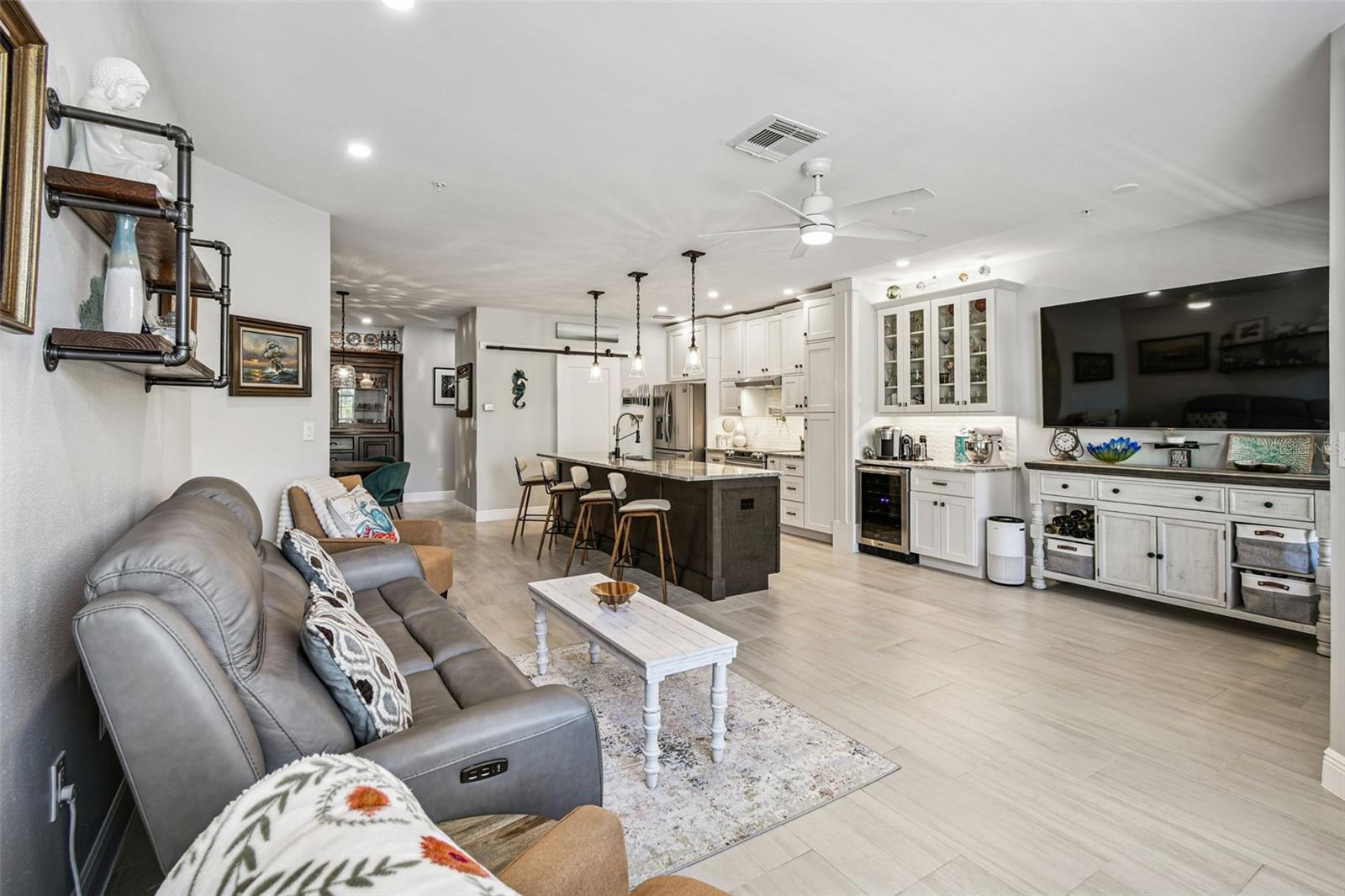 SUNSET BAY TWNHMS - Residential