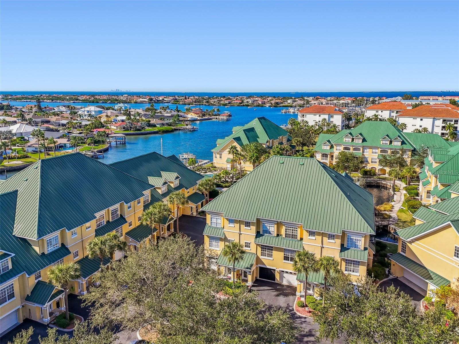 SUNSET BAY TWNHMS - Residential