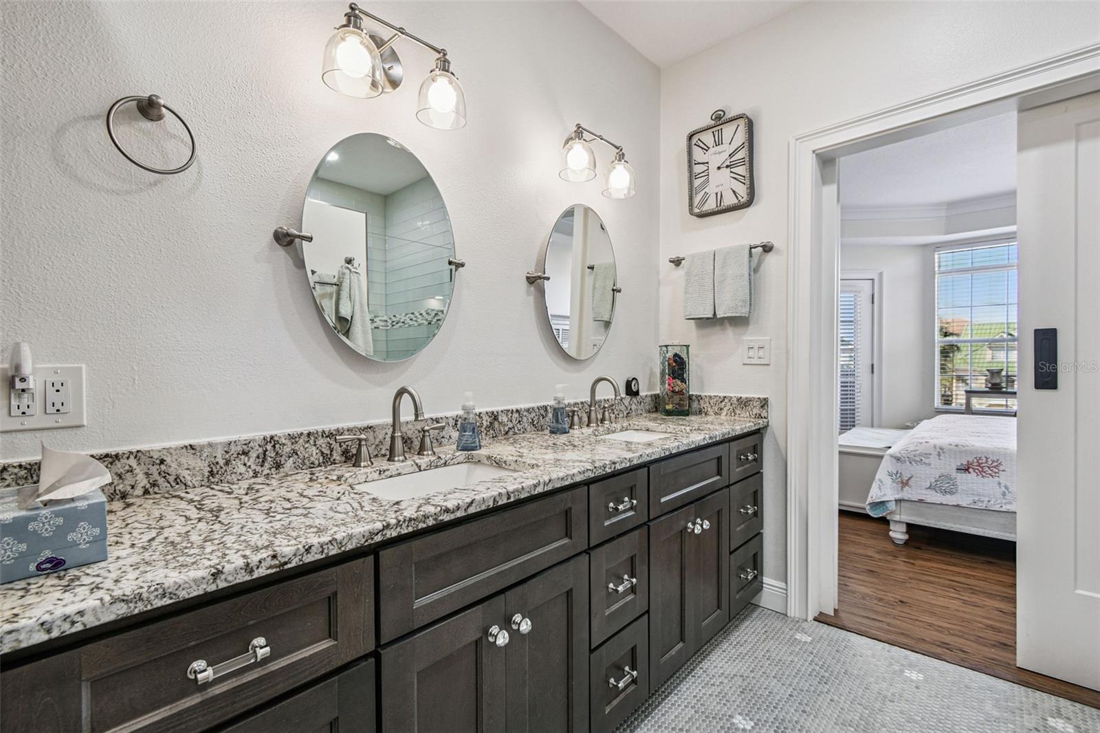 SUNSET BAY TWNHMS - Residential