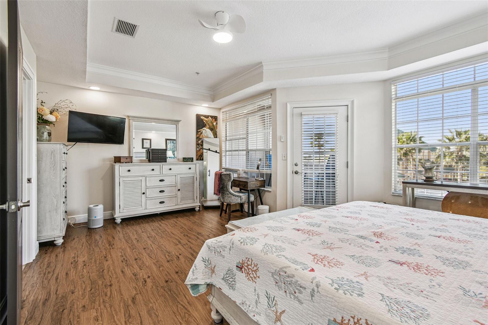 SUNSET BAY TWNHMS - Residential