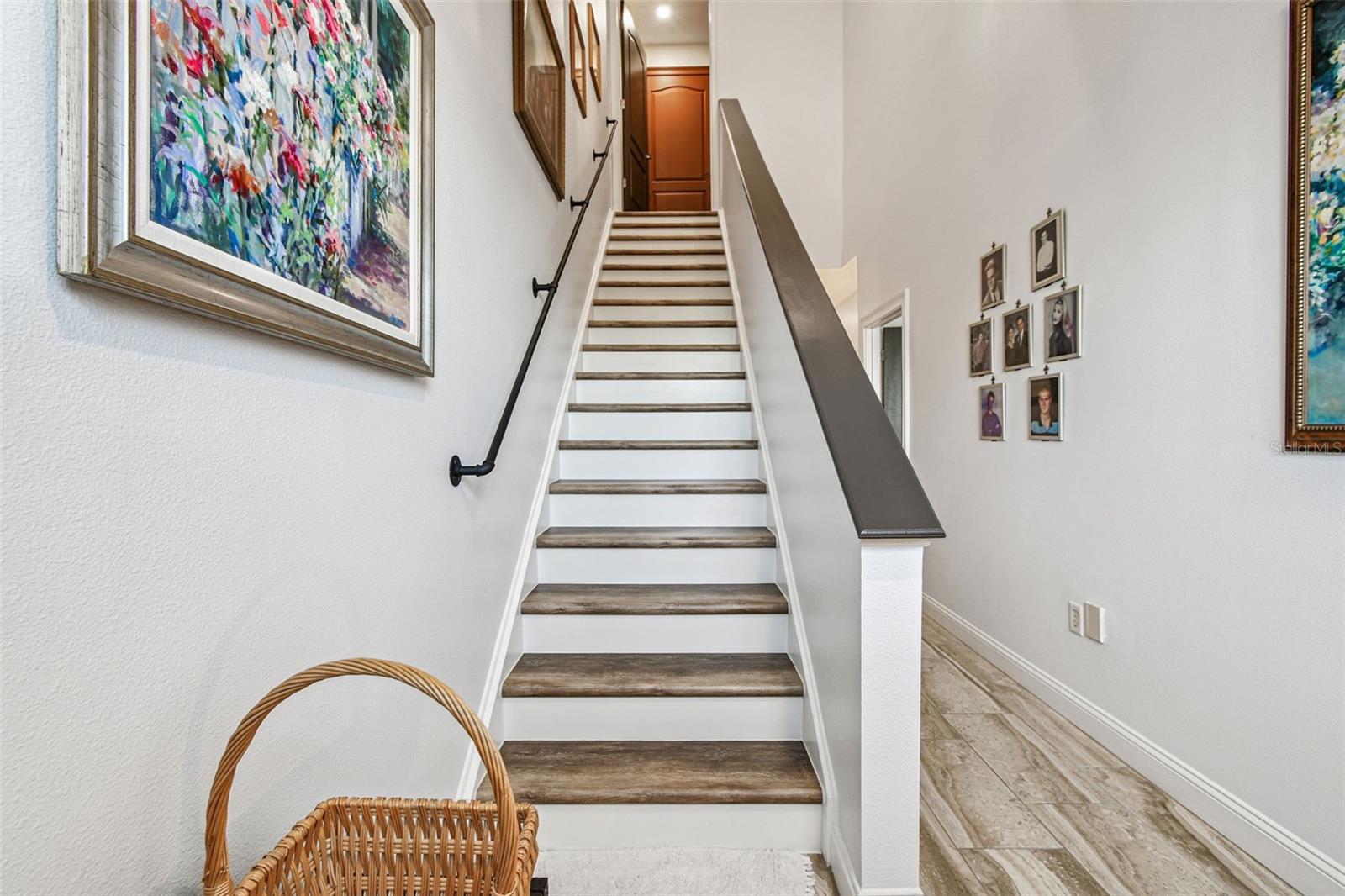 SUNSET BAY TWNHMS - Residential