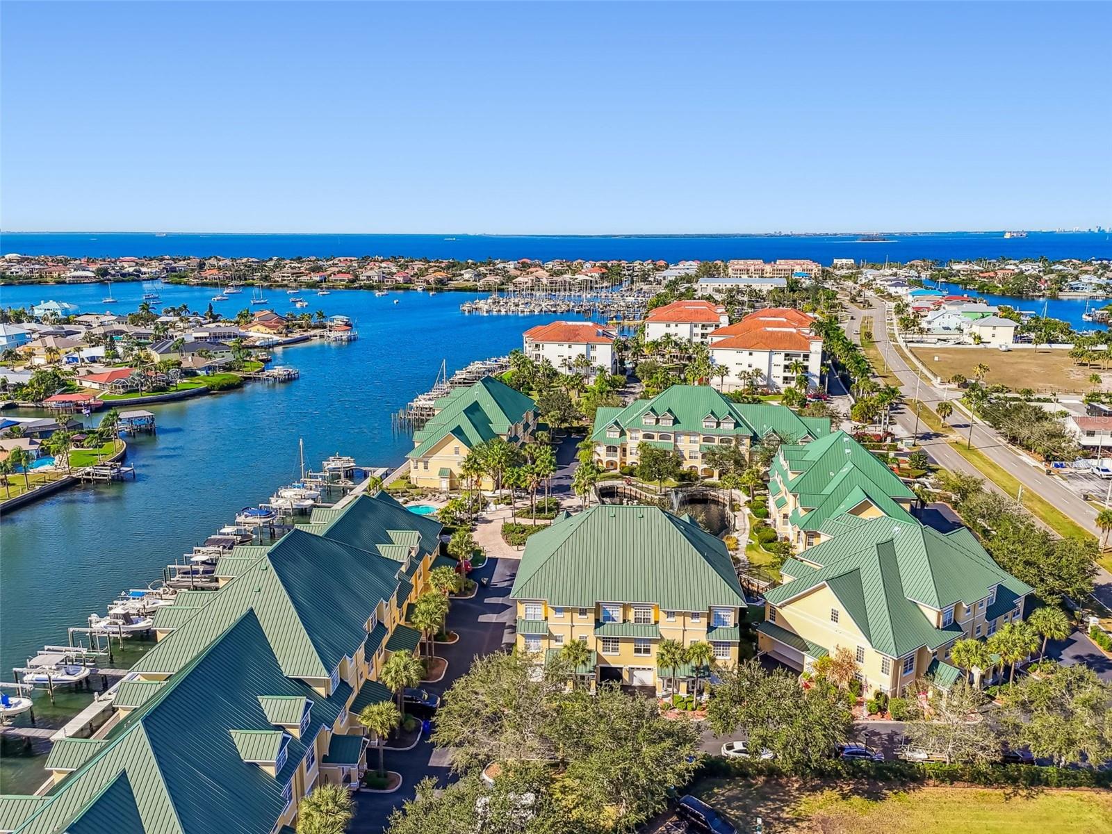 SUNSET BAY TWNHMS - Residential