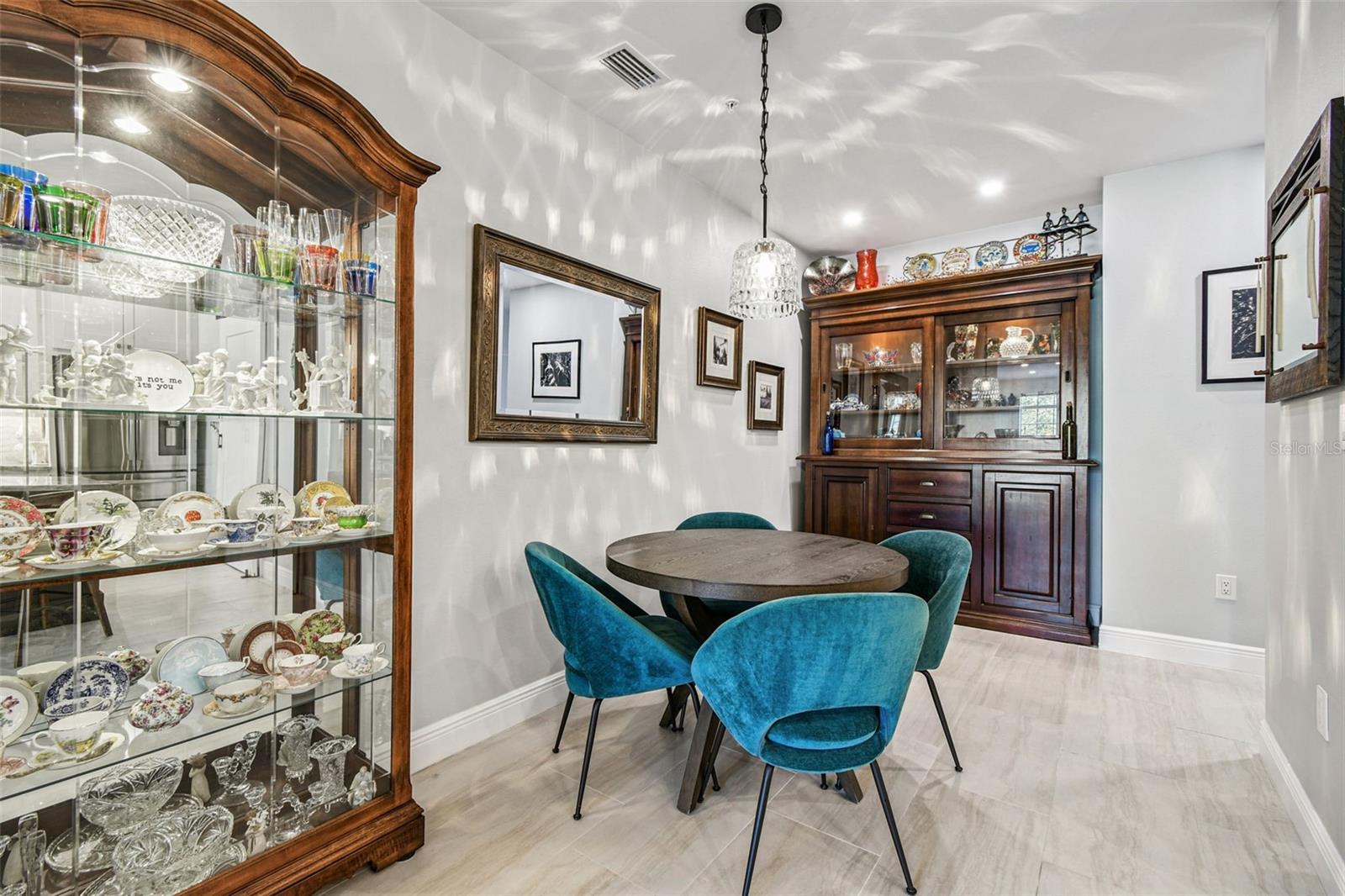 SUNSET BAY TWNHMS - Residential