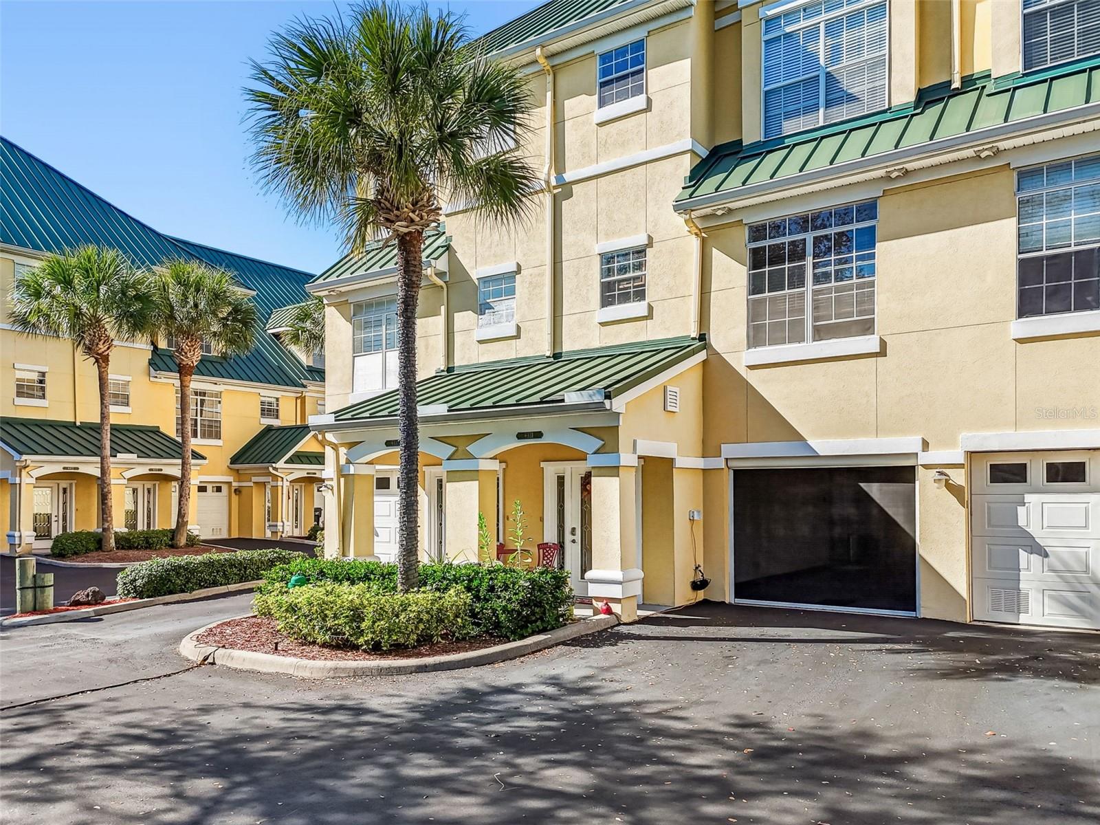 SUNSET BAY TWNHMS - Residential