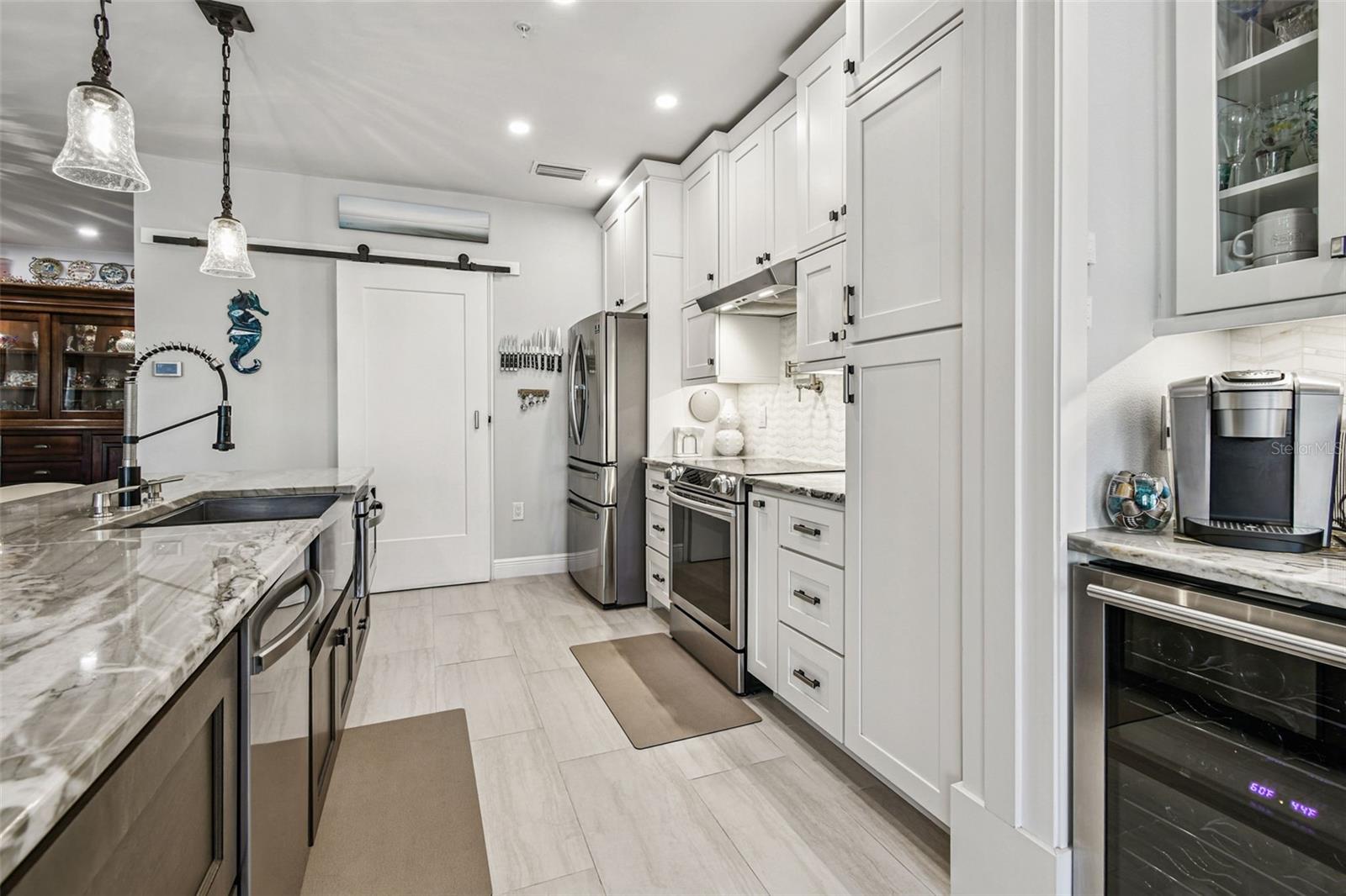 SUNSET BAY TWNHMS - Residential