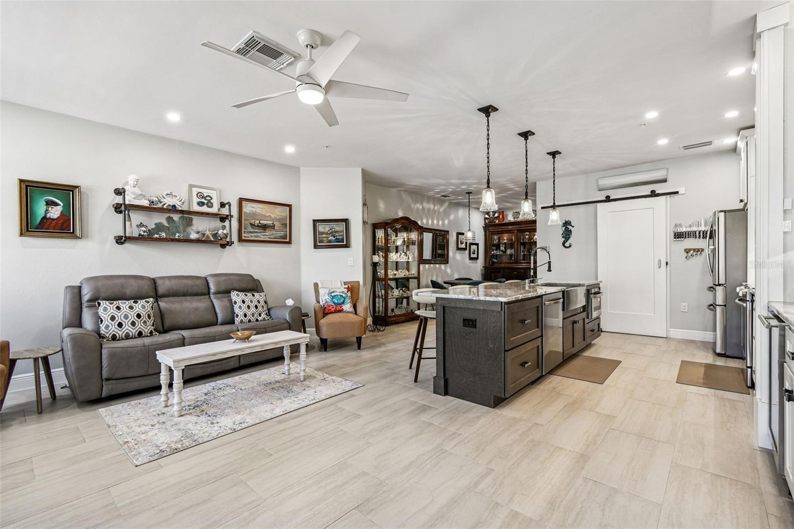 SUNSET BAY TWNHMS - Residential