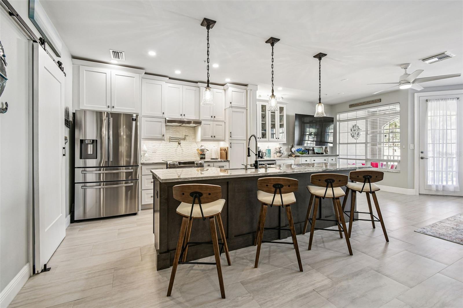 SUNSET BAY TWNHMS - Residential