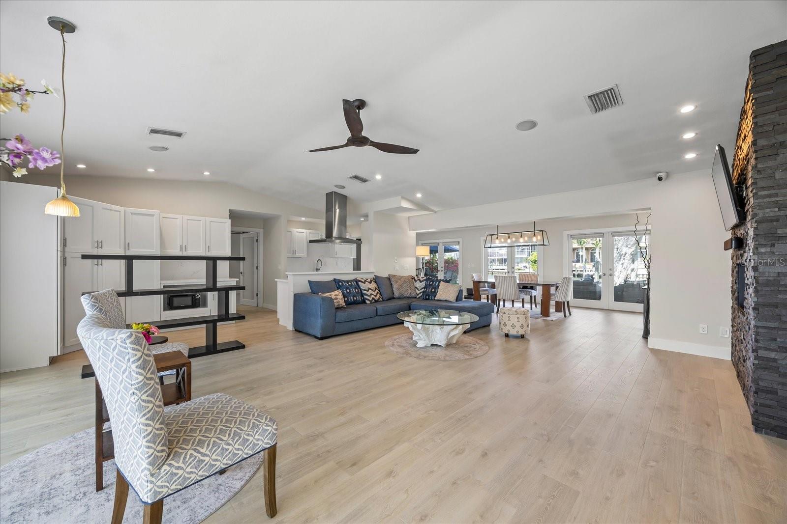 3956 VERSAILLES DRIVE