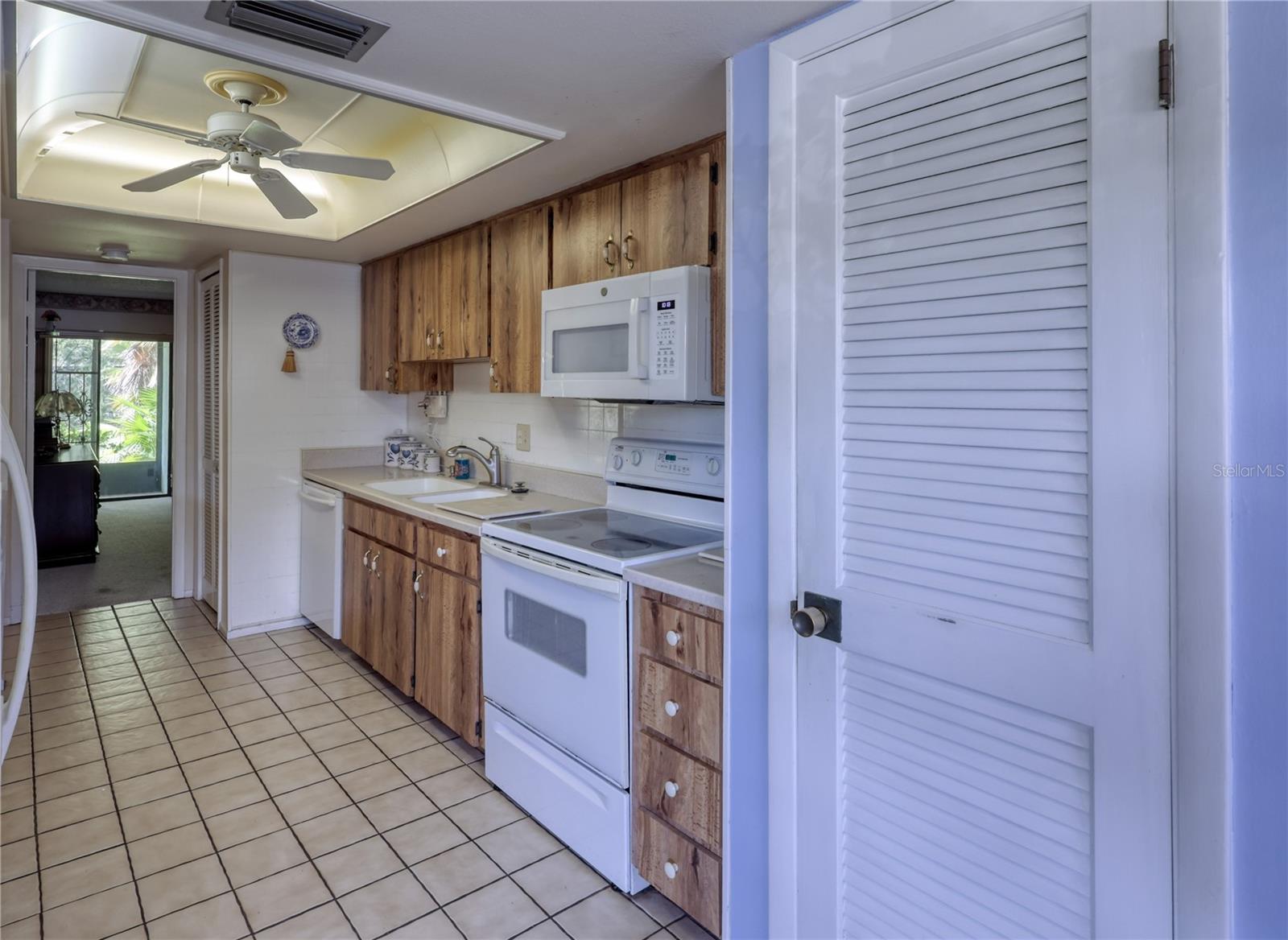 EAST LAKE WOODLANDS CLUSTER HOMES - Residential