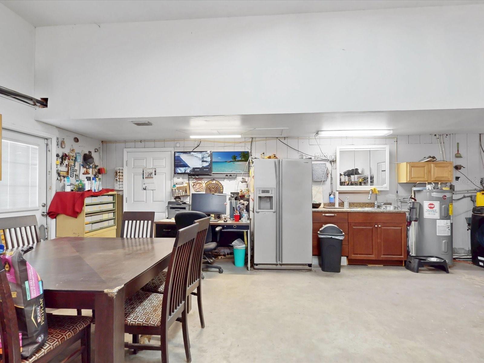 ACREAGE & UNREC - Commercial Sale