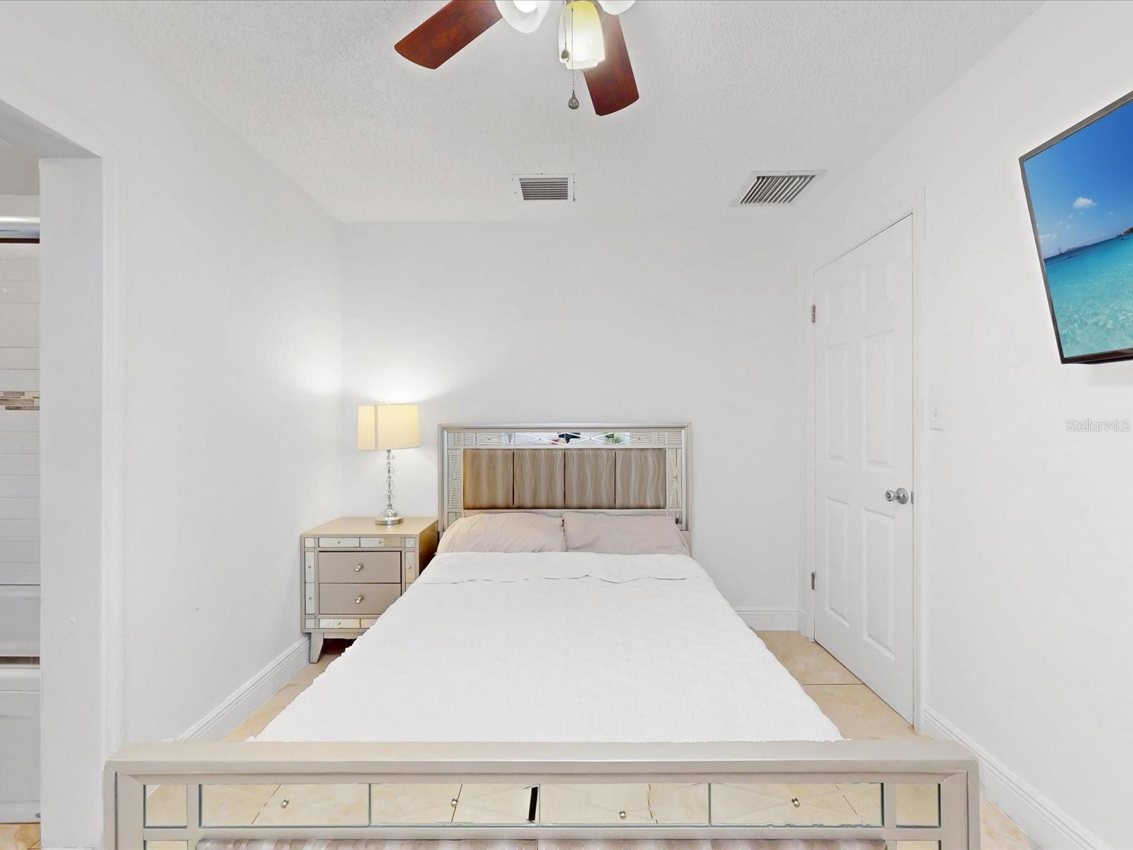 ACREAGE & UNREC - Commercial Sale