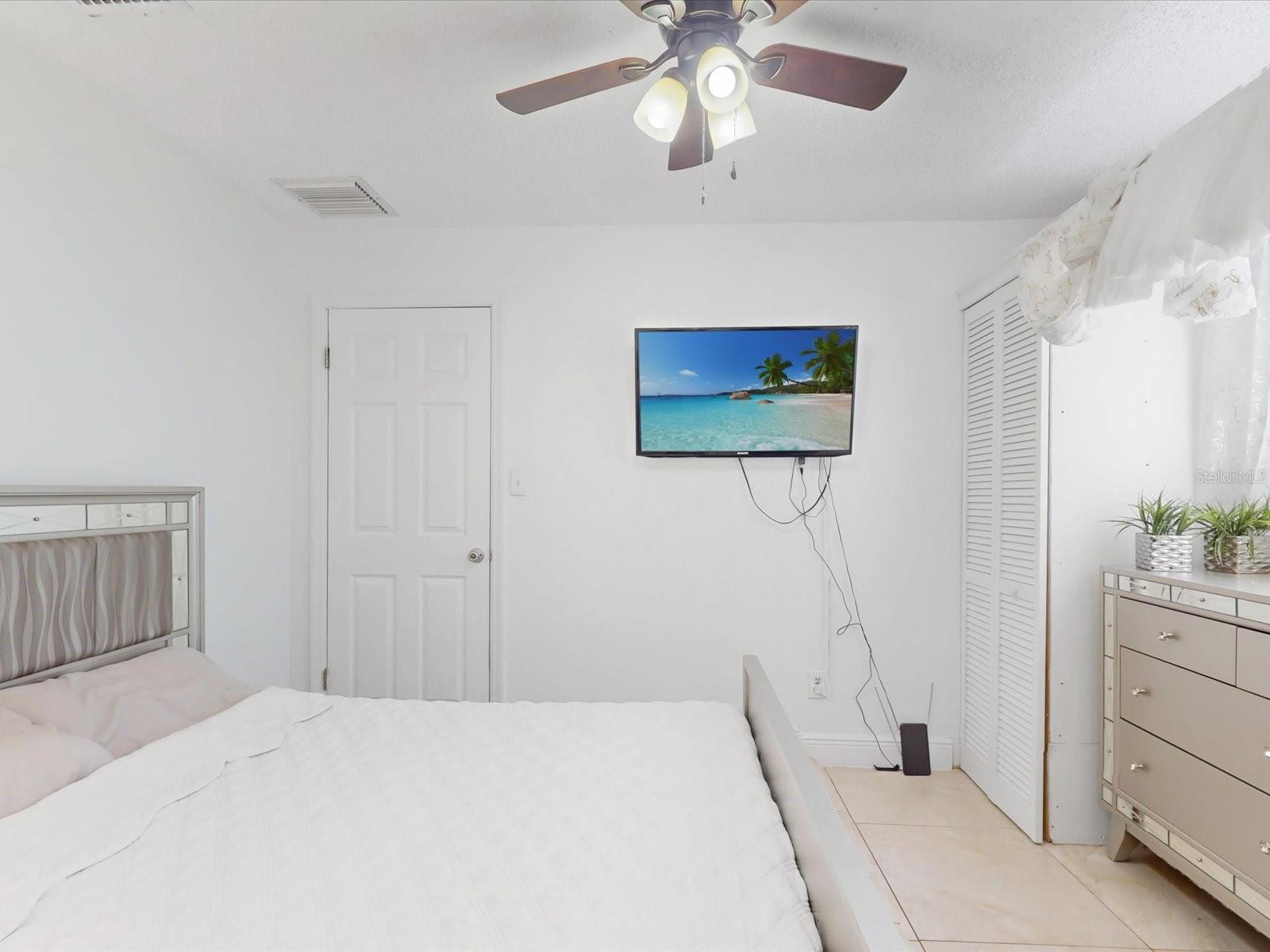 ACREAGE & UNREC - Commercial Sale