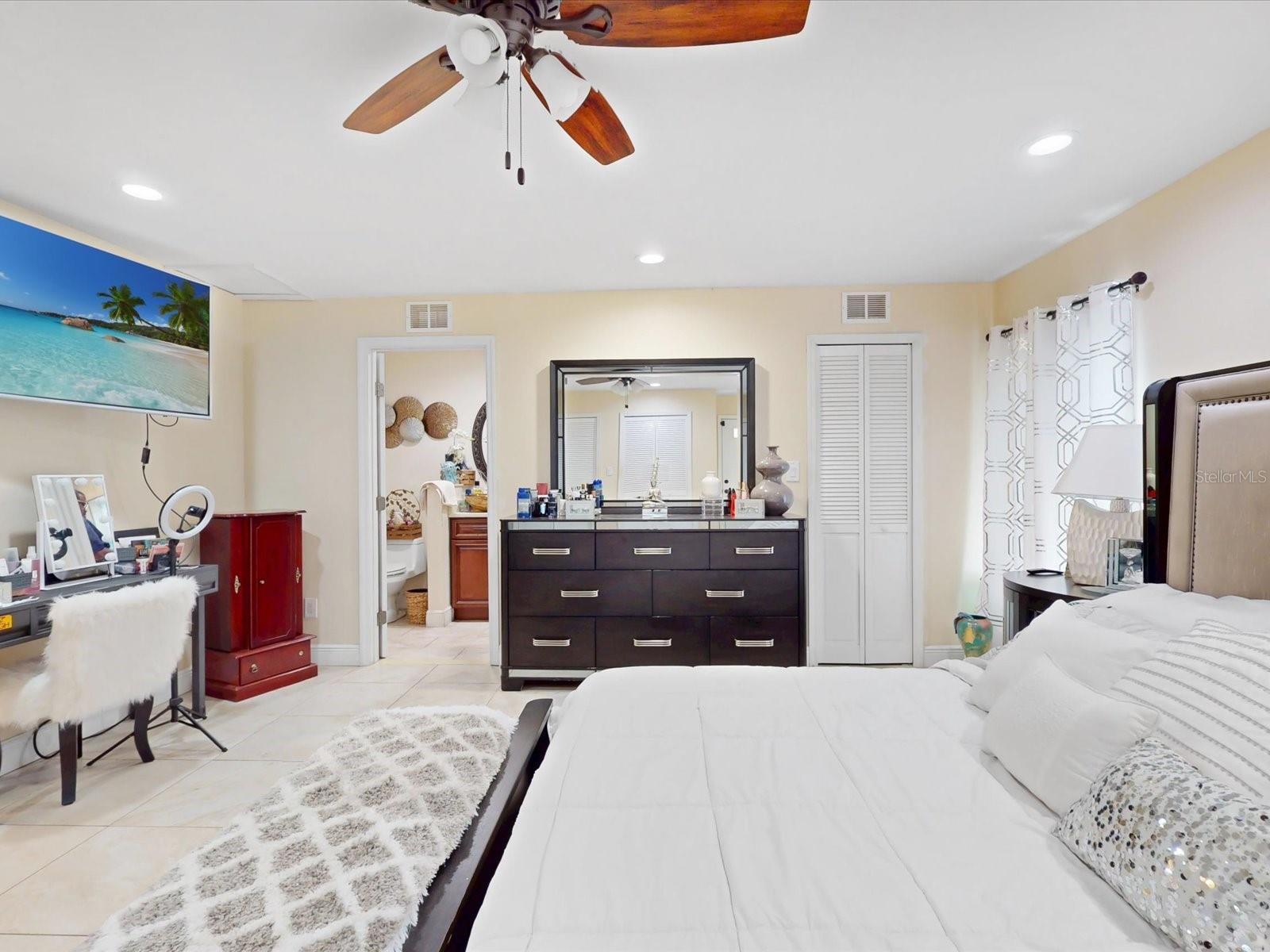 ACREAGE & UNREC - Commercial Sale