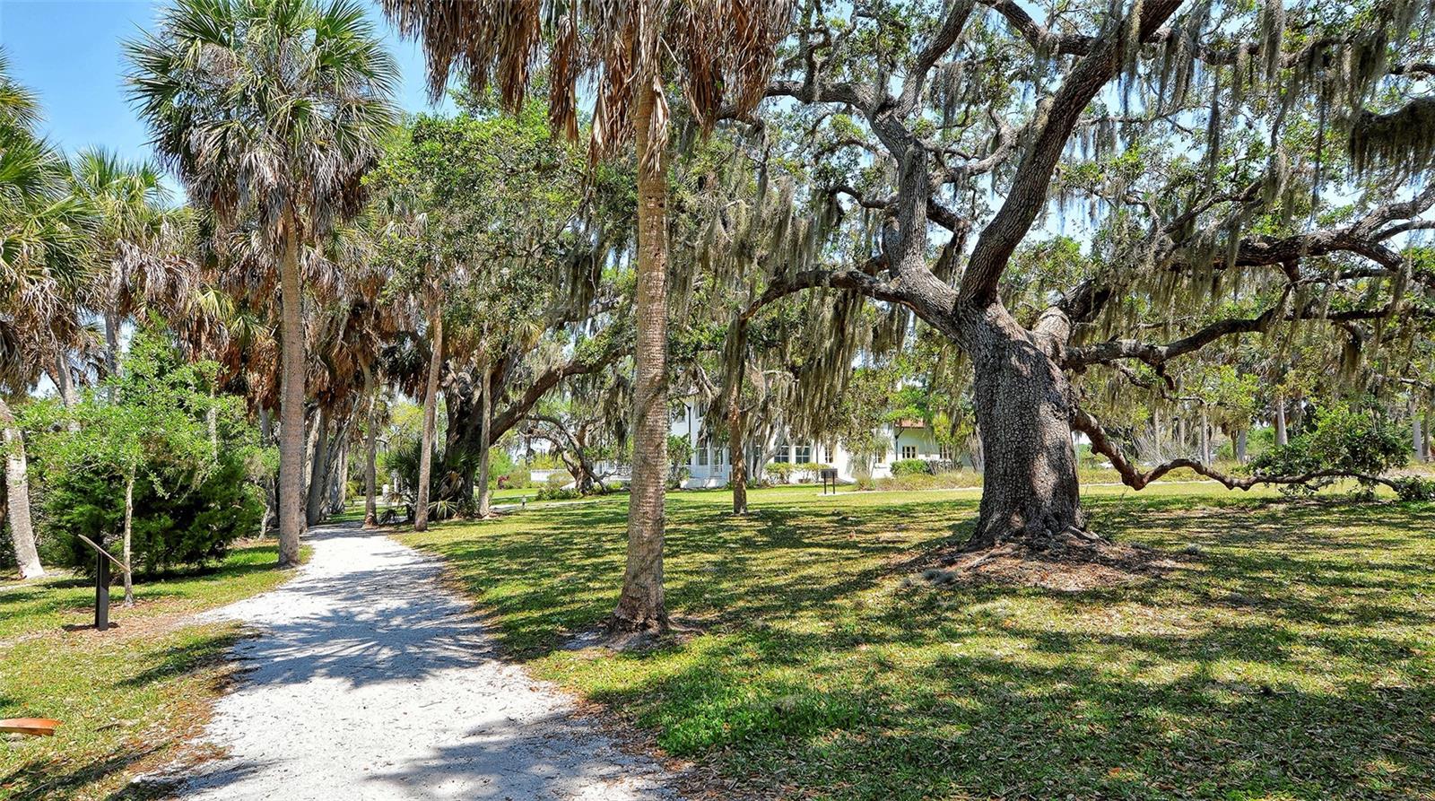 STRATHMORE RIVERSIDE VILLAS - Residential