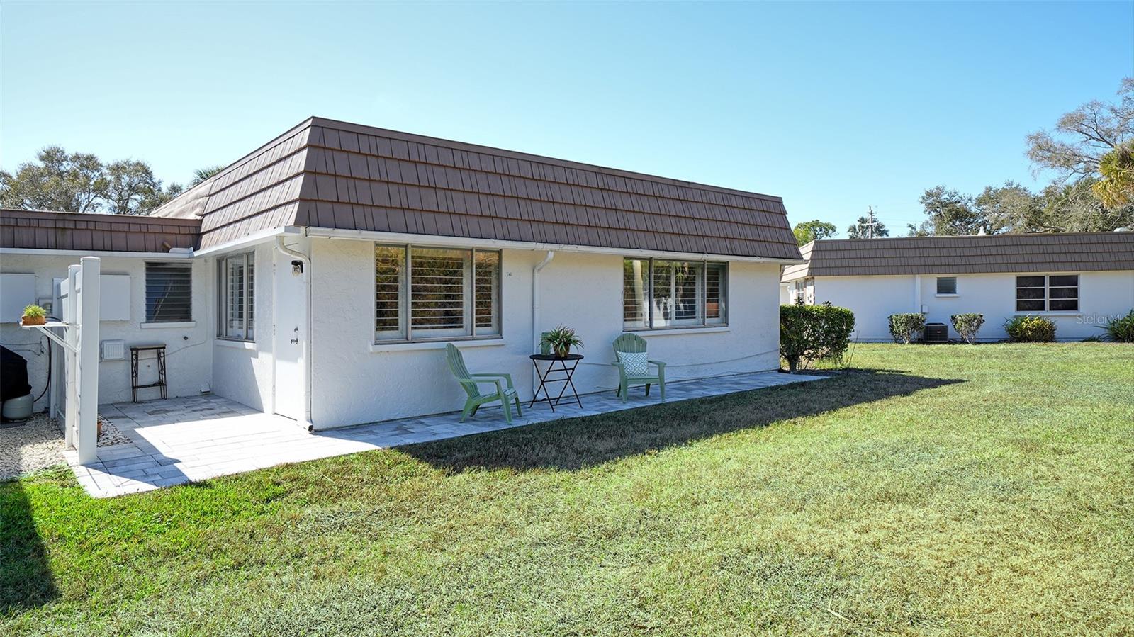 STRATHMORE RIVERSIDE VILLAS - Residential